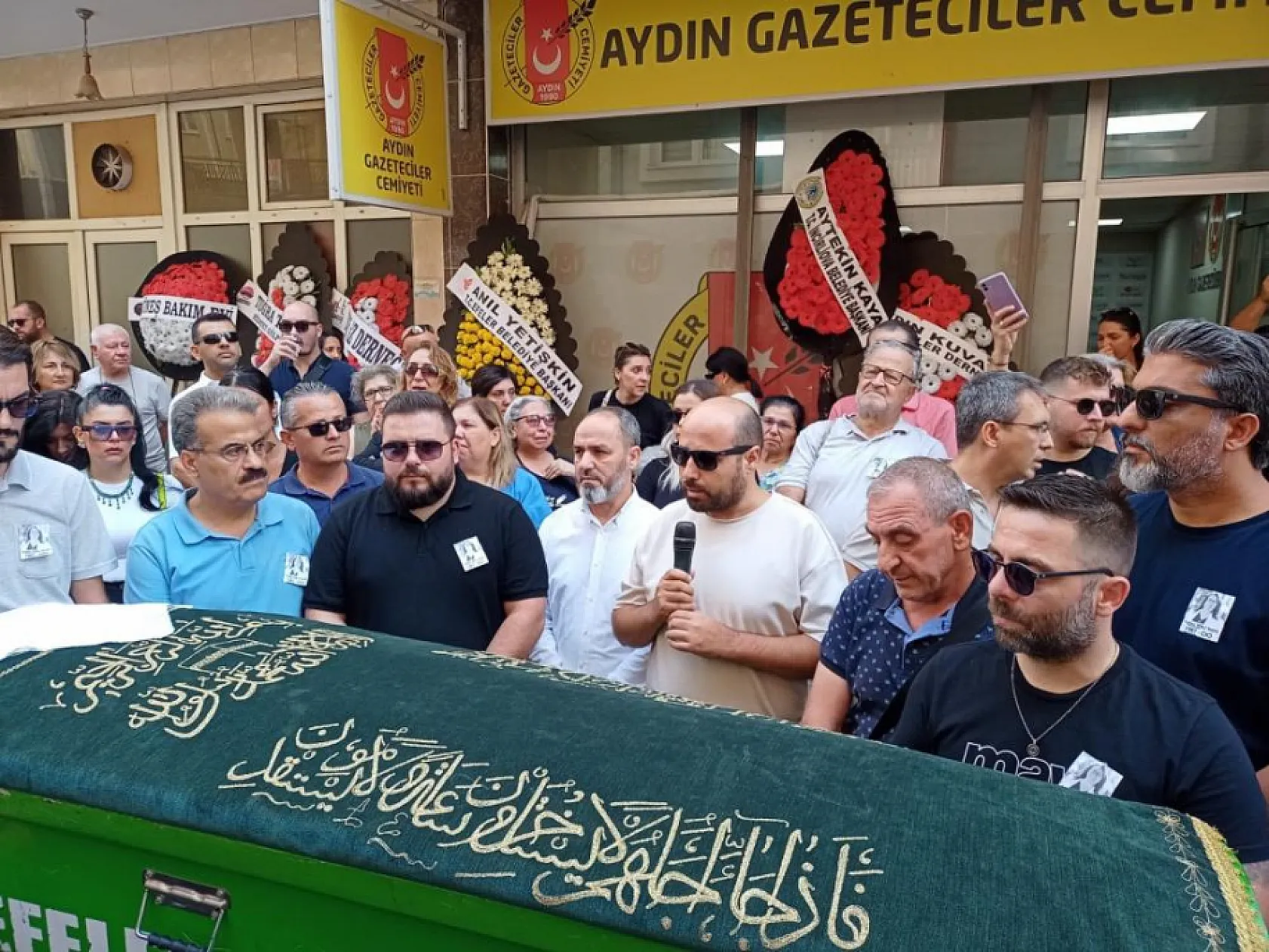 Aydın'da gazeteci Yazıcı'yı meslektaşları son yolculuğuna uğurladı