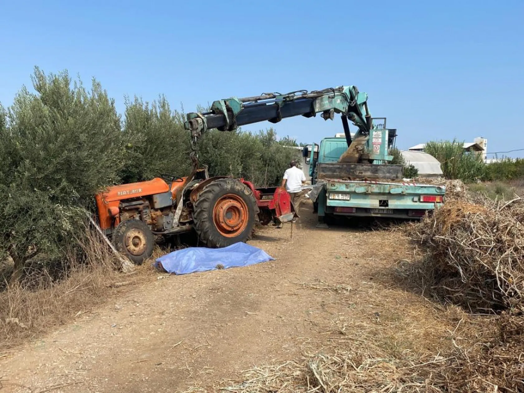 Oto elektrik ustası traktörün altında can verdi