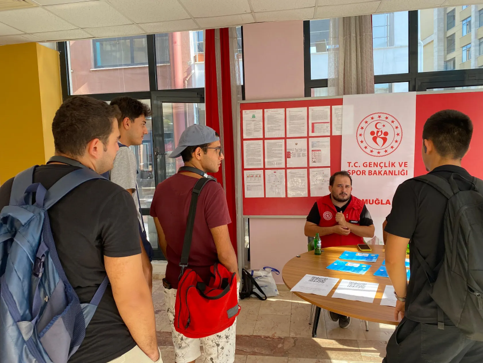 Muğla'da üniversite öğrencilerine Kötekli Gençlik Merkezi tanıtıldı