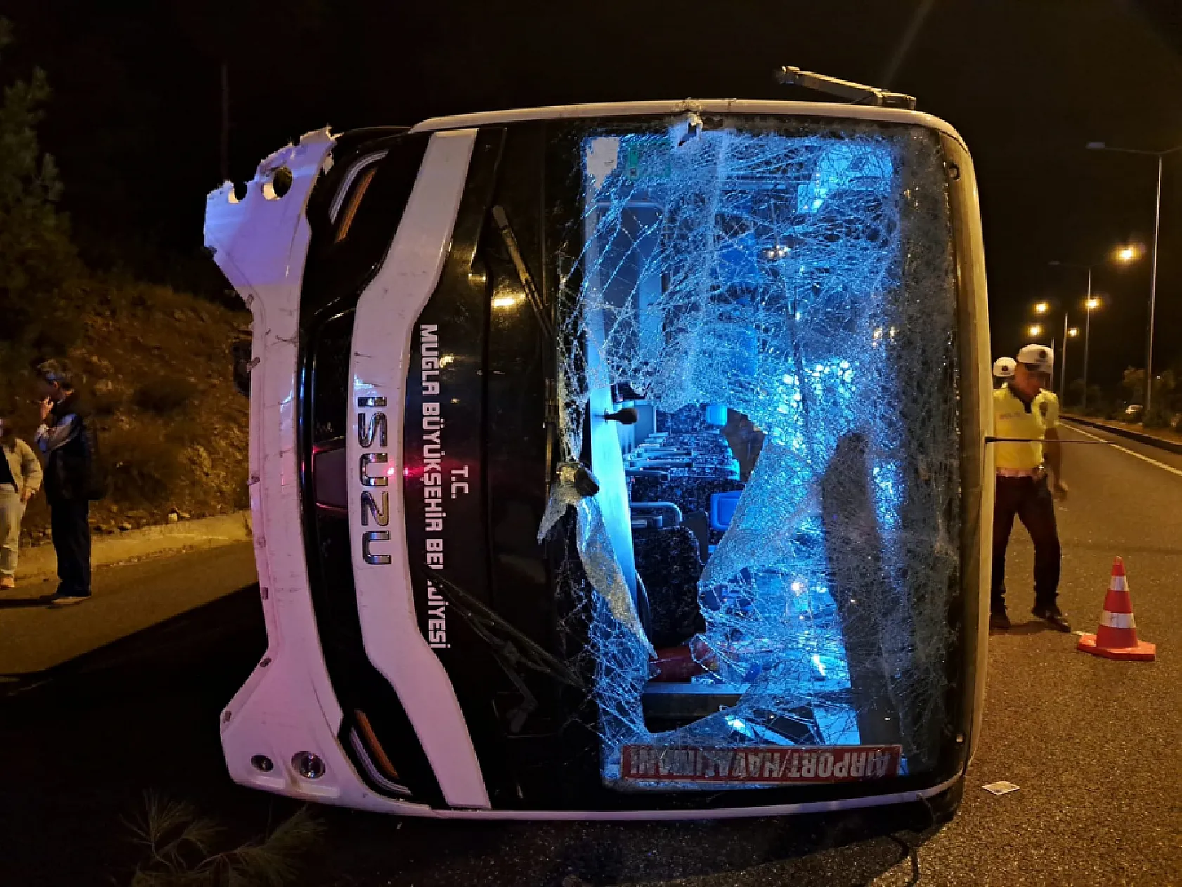Muğla'da havalimanı otobüsü kaza yaptı: 5 yaralı