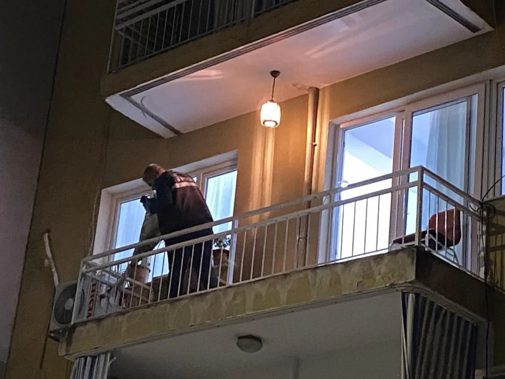 Kocası tarafından tüfekle vurulan kadın hayatını kaybetti
