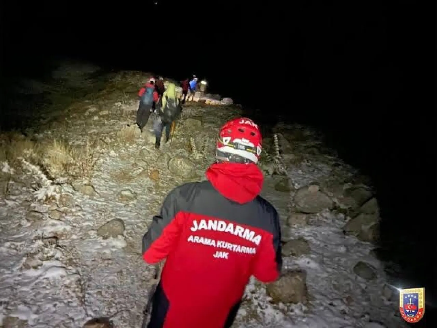 Fethiye'de yürüyüş yaparken düşen şahsı, JAK ve UMKE ekipleri kurtardı