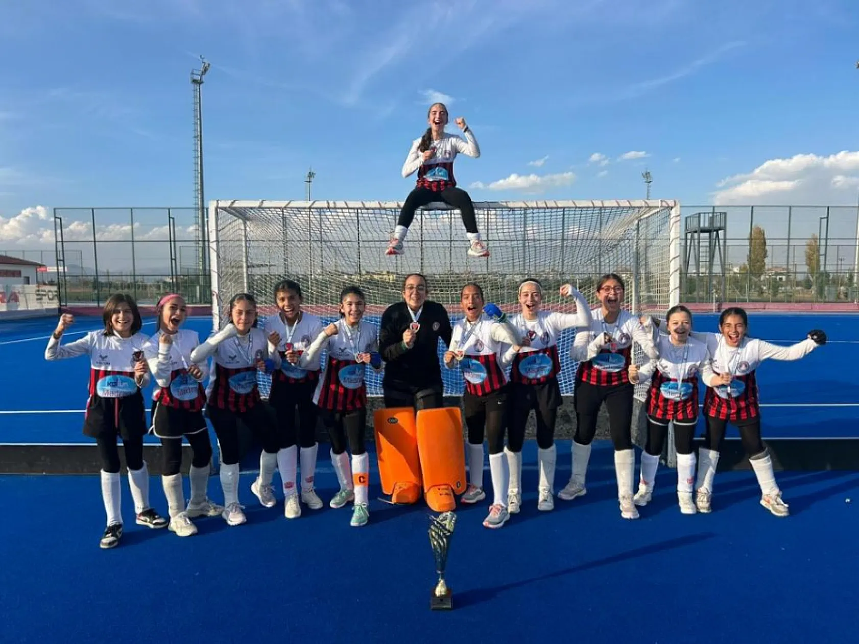 Muğla U13 Kız Hokey Takımı Türkiye şampiyonu oldu