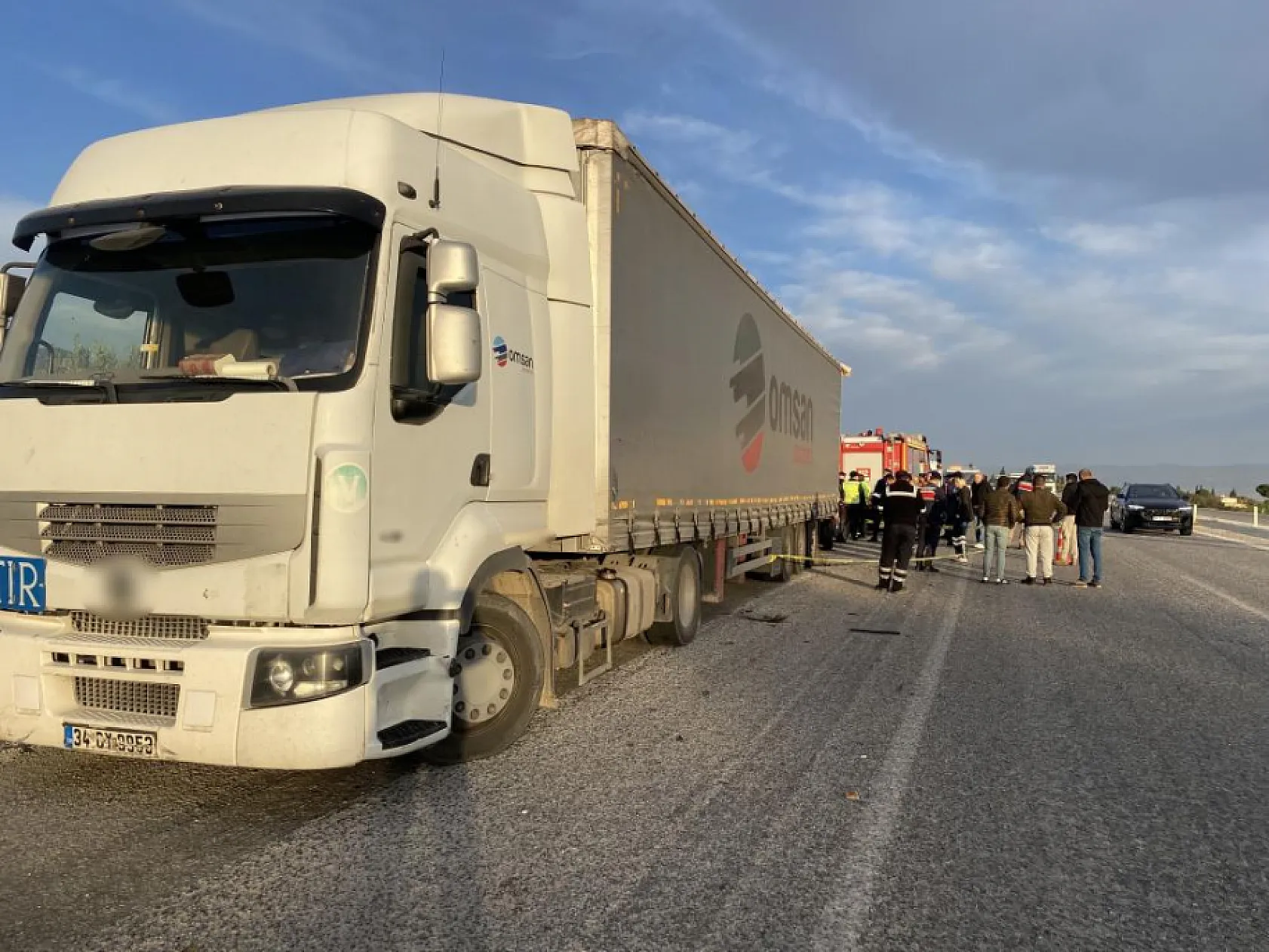 Park Halindeki Tıra Çarpan Otomobil Sürücüsü Hayatını Kaybetti