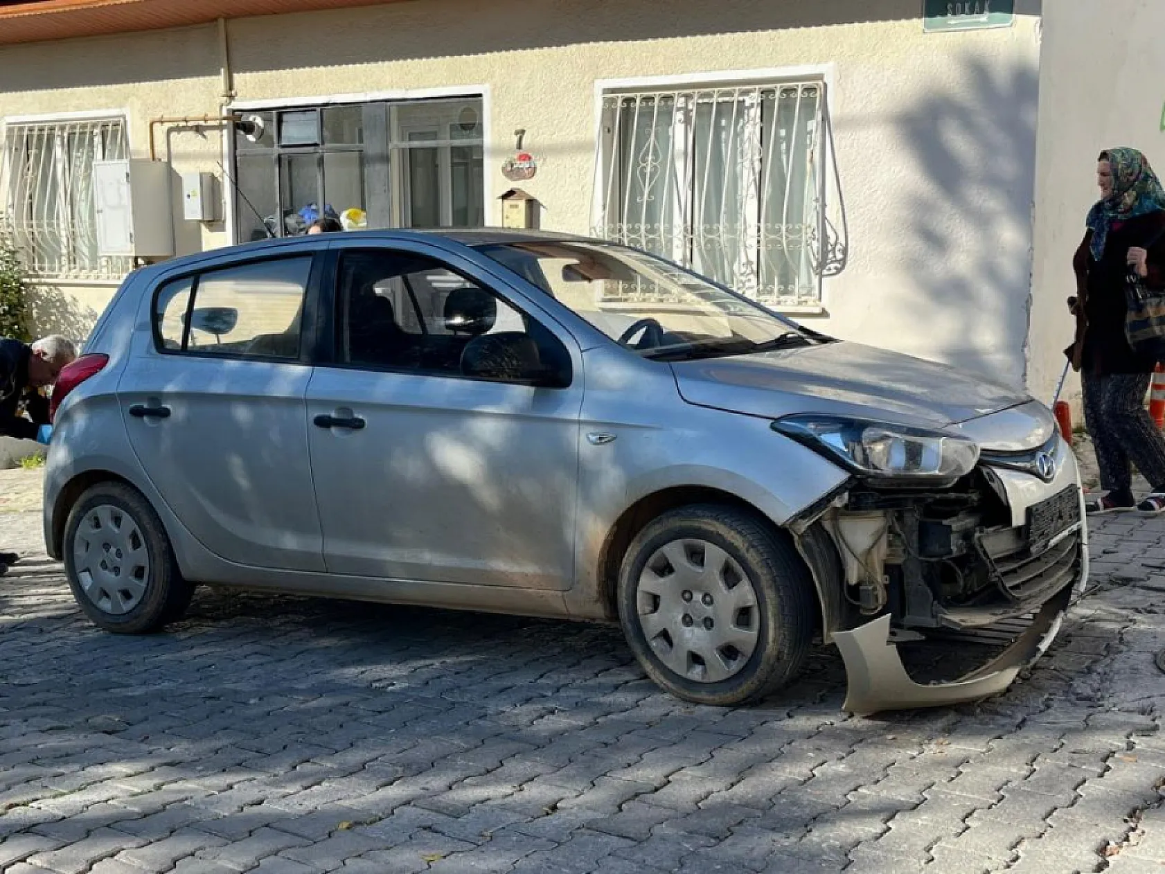 Menteşe'de otomobil ile motosiklet çarpıştı: 2 yaralı