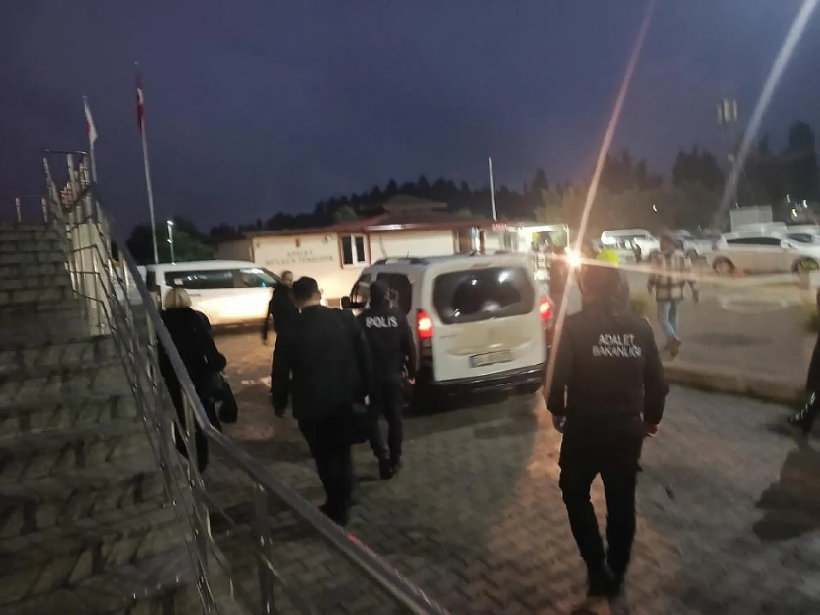 Güllü'nün kızı annesi öldürme suçlamasıyla tutuklandı