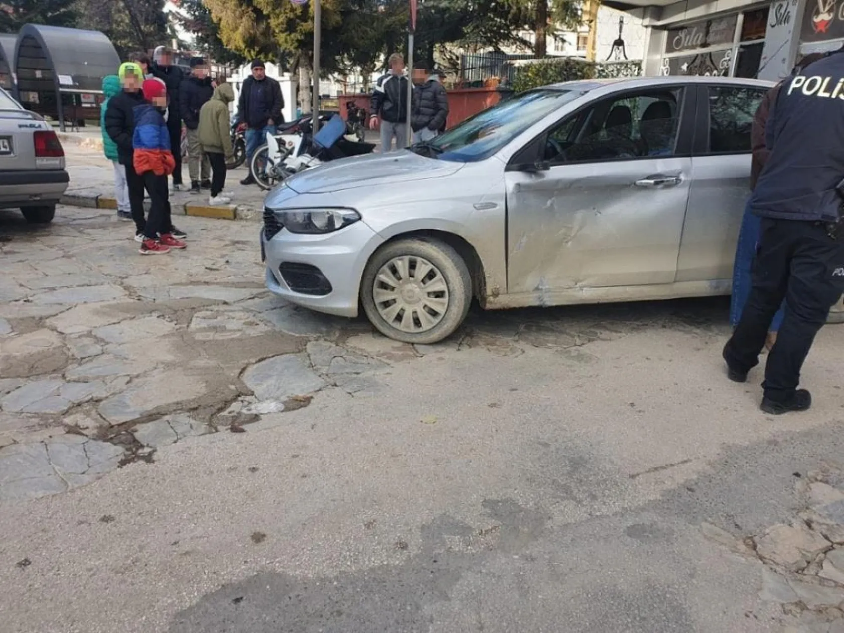 Otomobil ile motosiklet çarpıştı: 1 yaralı