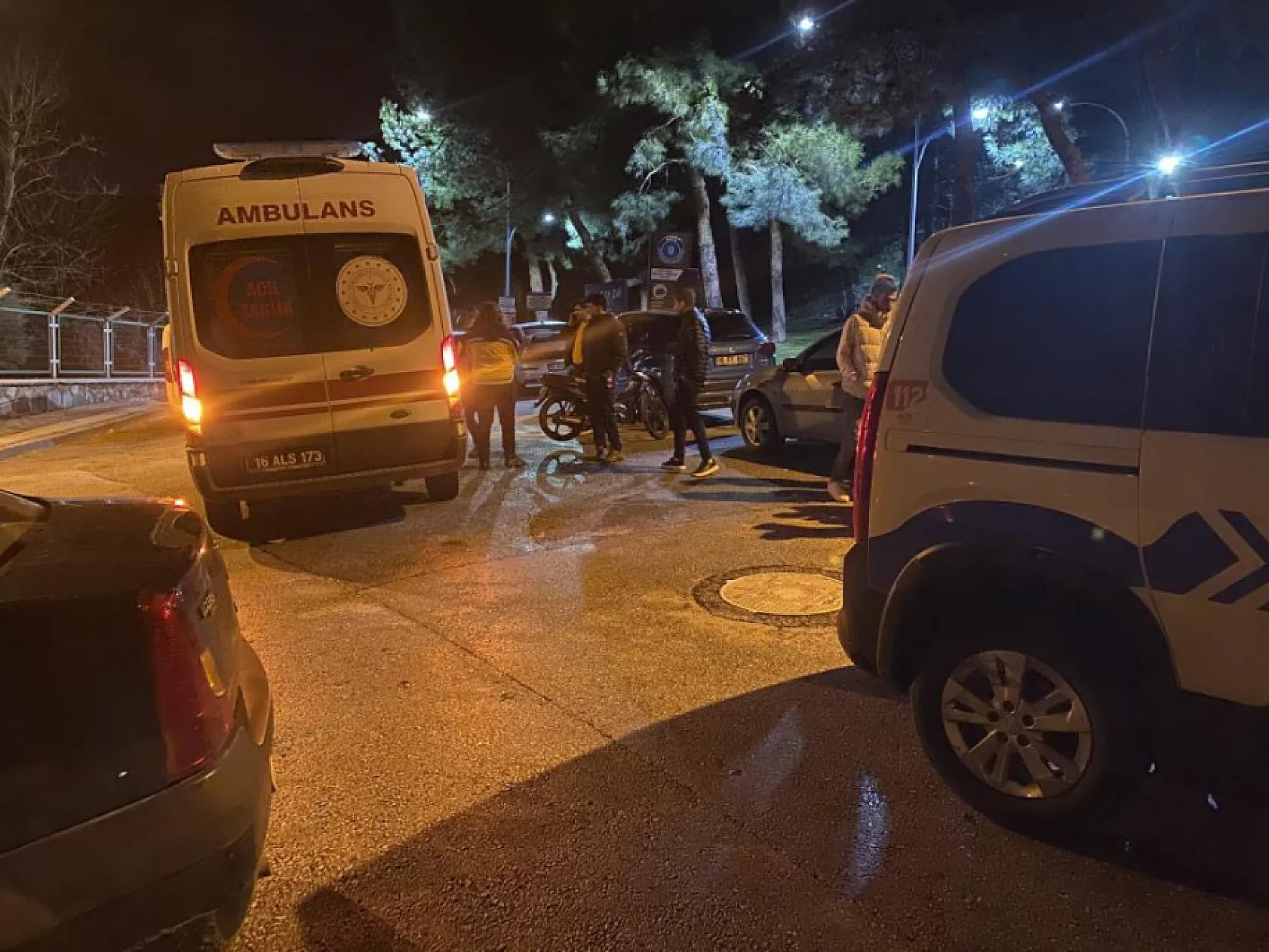 Trafik cezası yüzünden 20 yaşındaki arkadaşını bıçakladı