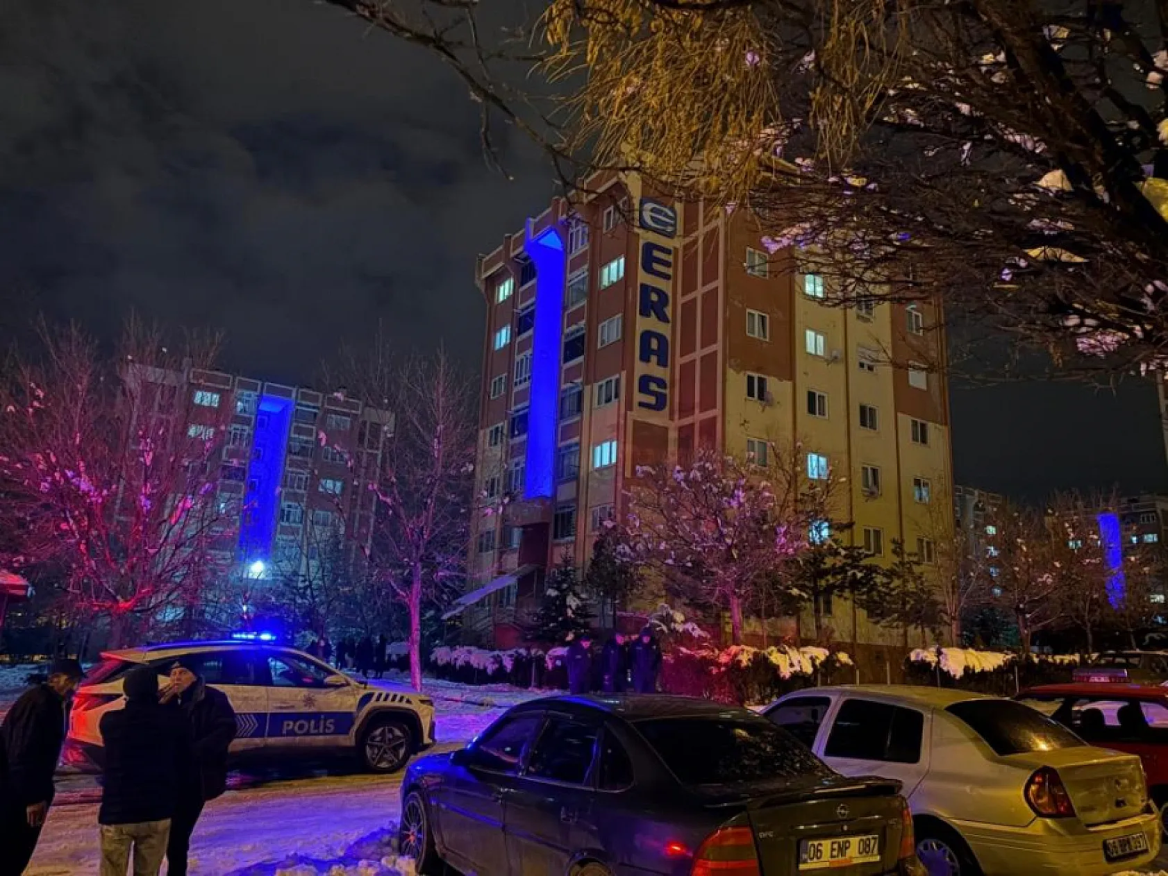 Karnesinde 3 zayıfı olan lise 1 öğrencisi, yaşamına son verdi