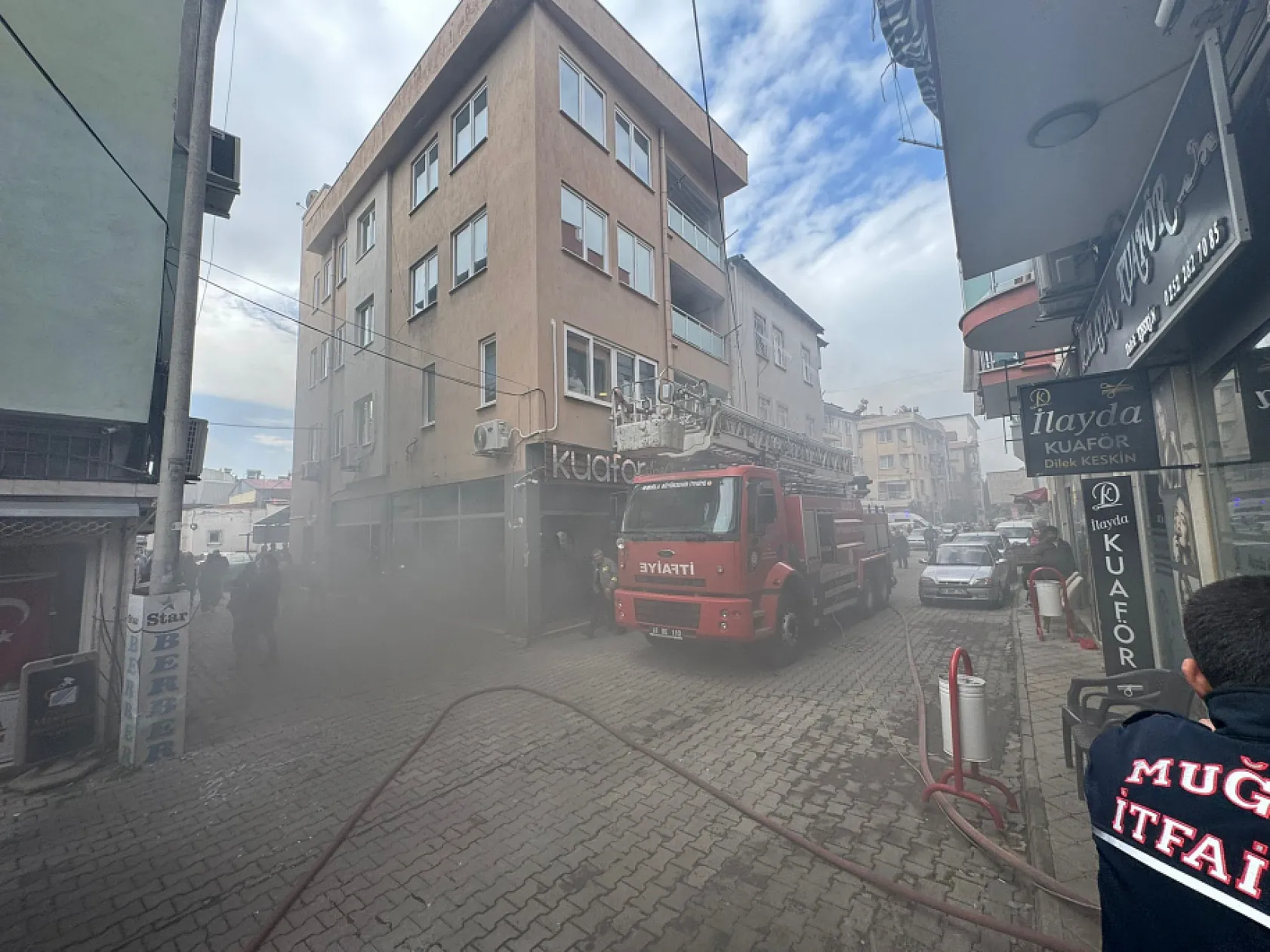 Ortaca'da kuafördeki yangın hızlı müdahale ile söndürüldü