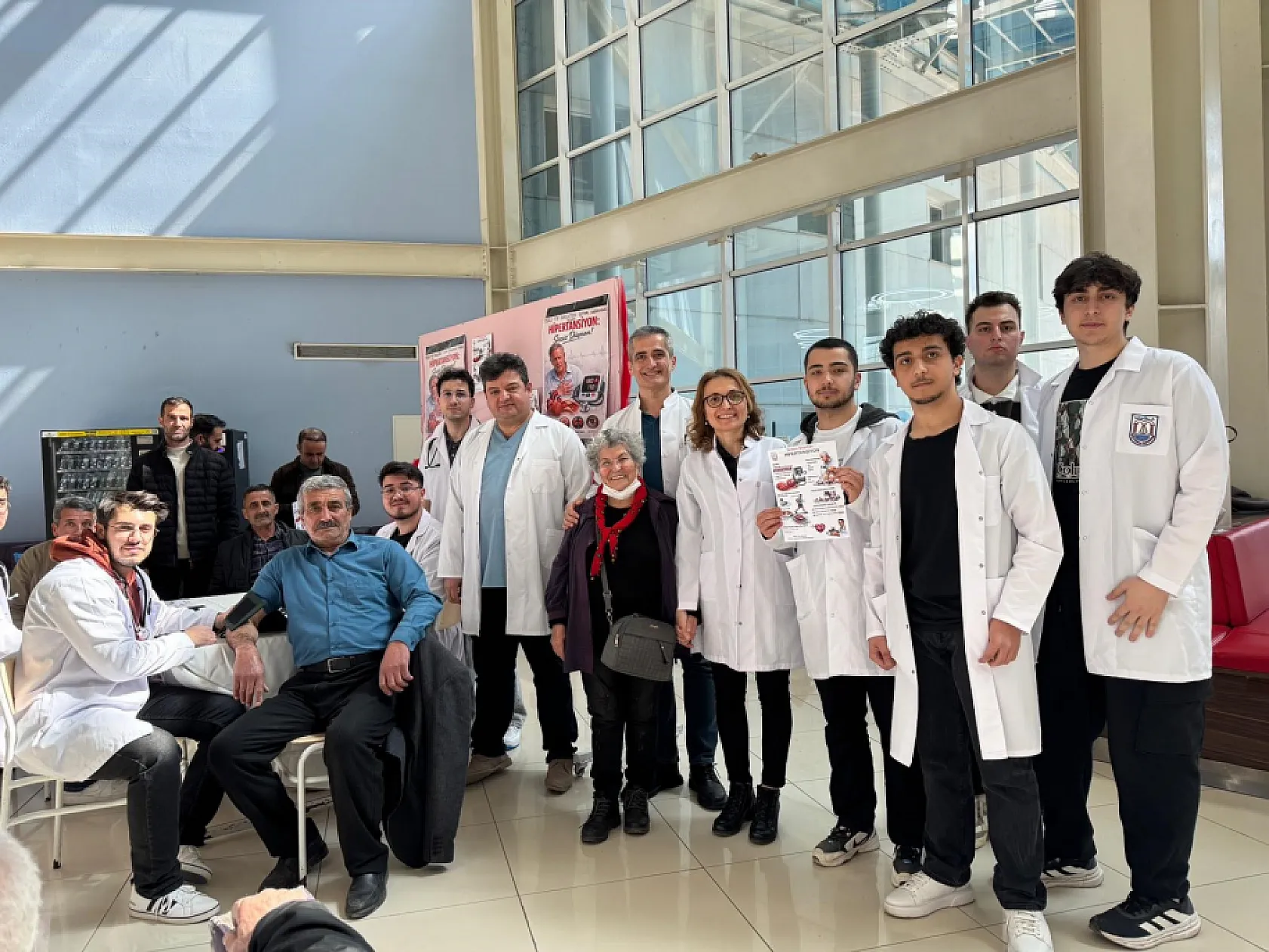 Muğla'da Tıp Fakültesi öğrencilerinden hipertansiyon farkındalığı etkinliği