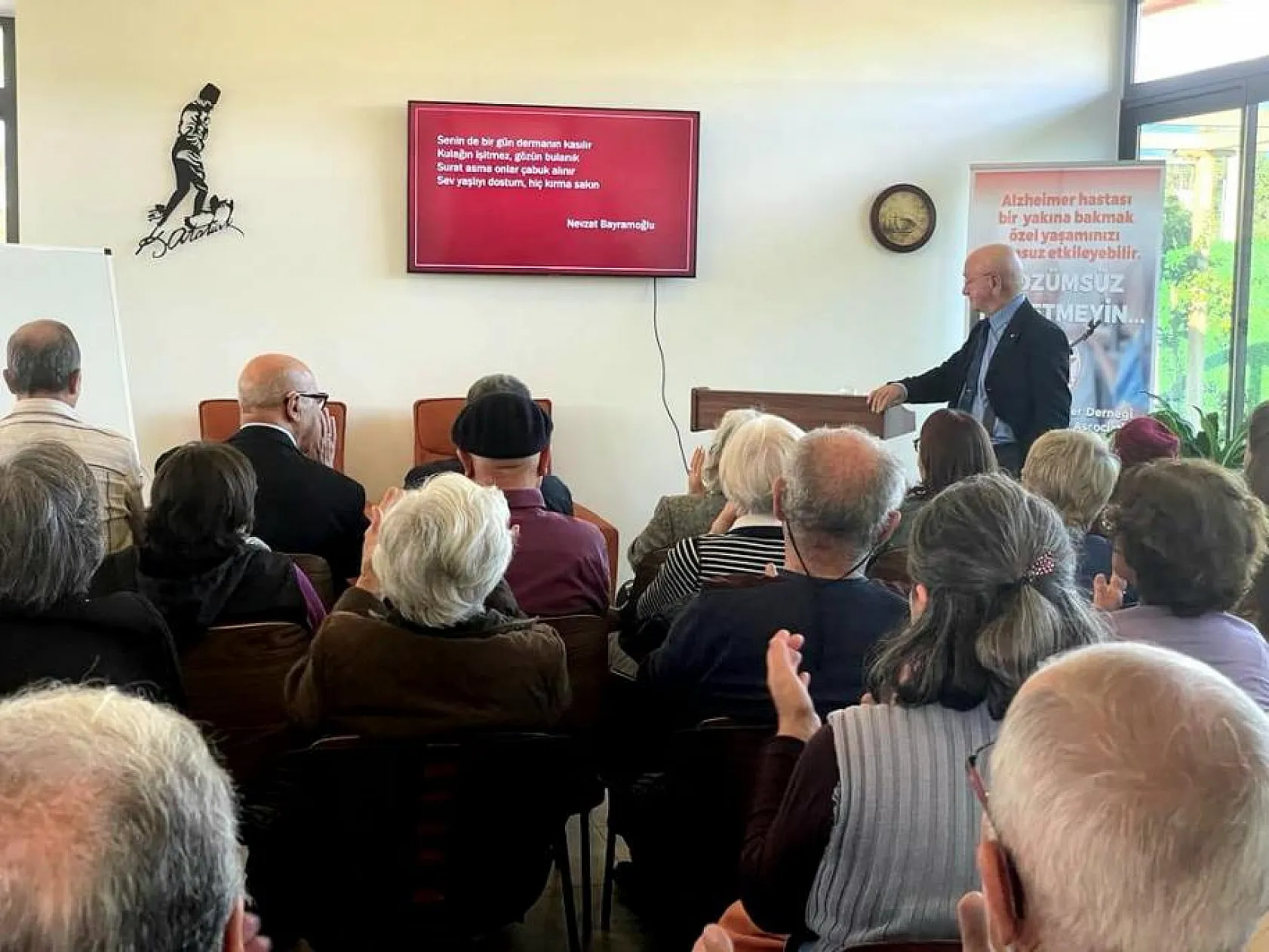 Alzheimer Derneği'nde anlamlı seminer