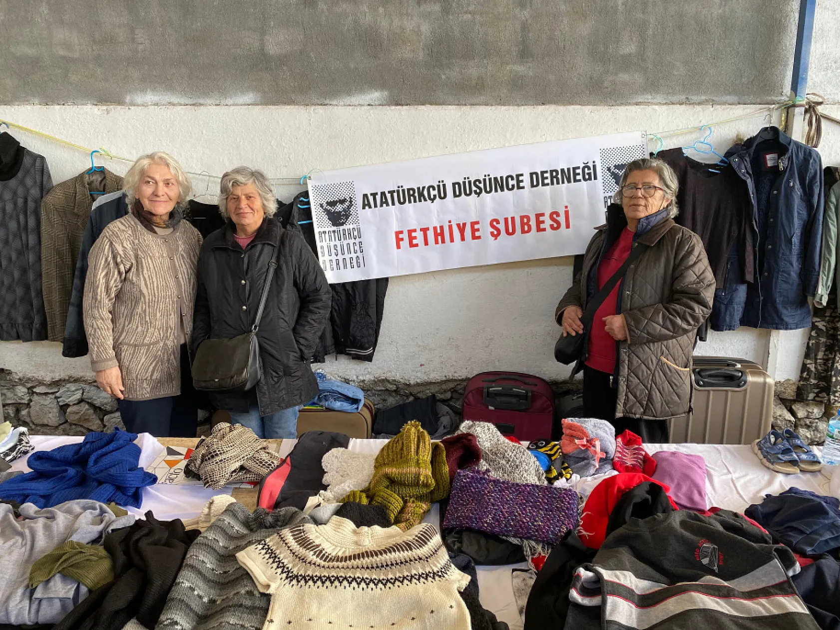 Fethiye'de İkinci El Pazarı'nda ADD'den Öğrencilere Burs Desteği