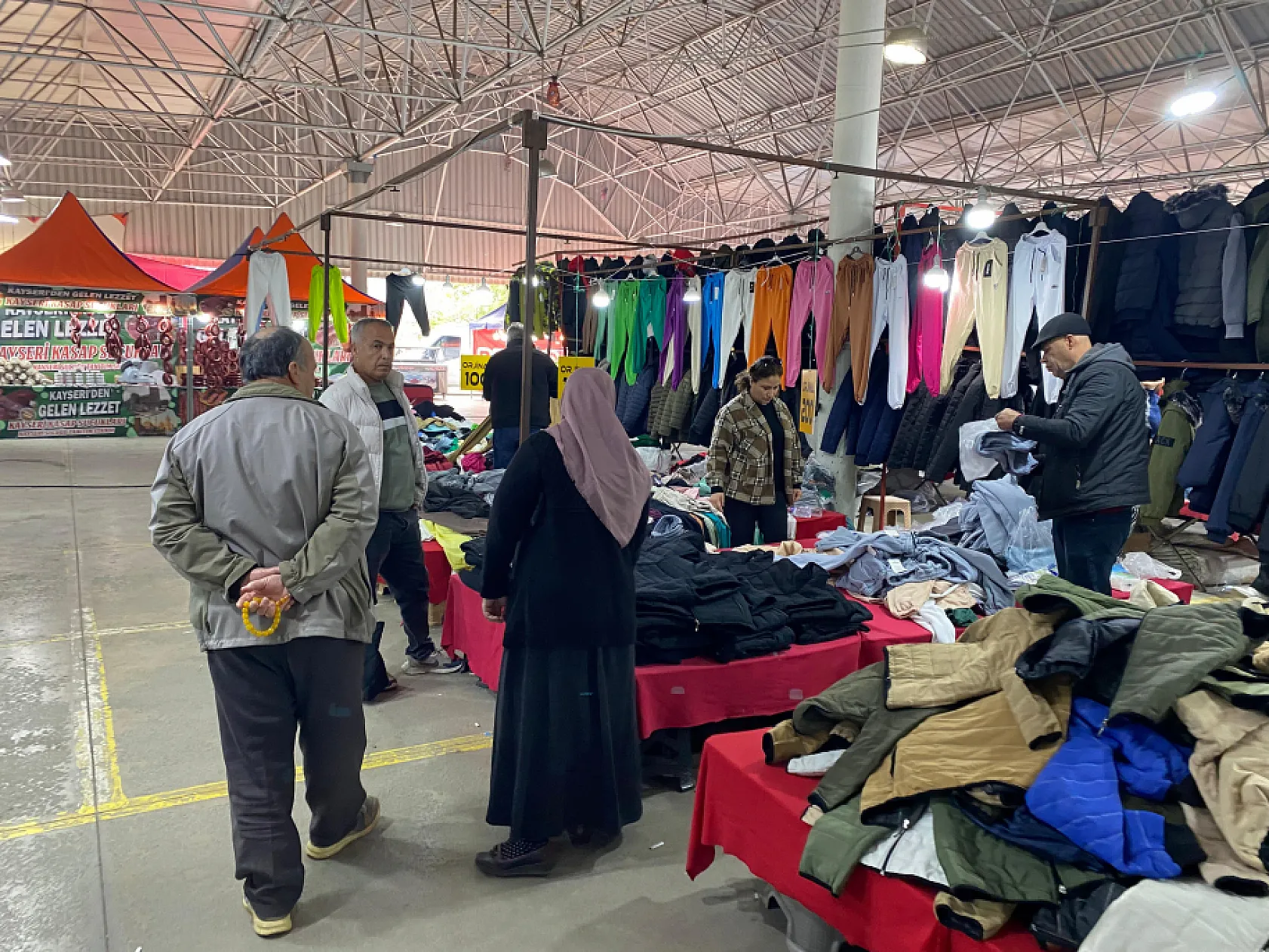 Fethiye'de Yöresel Ürünler ve Sonbahar Alışveriş Festivali Yoğun İlgi Görüyor
