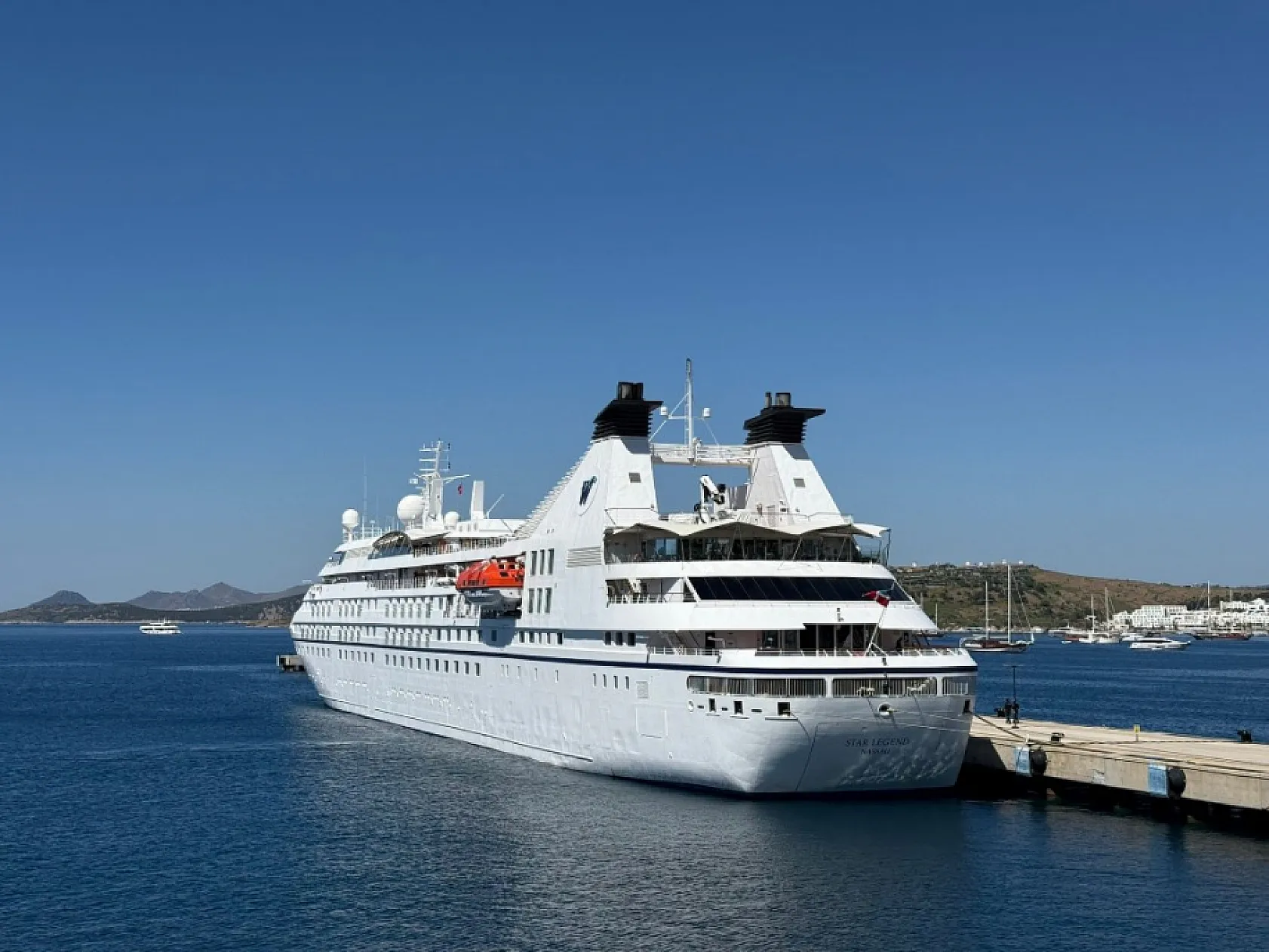 Bodrum'a 'Star Legend' kruvaziyeriyle 274 turist geldi