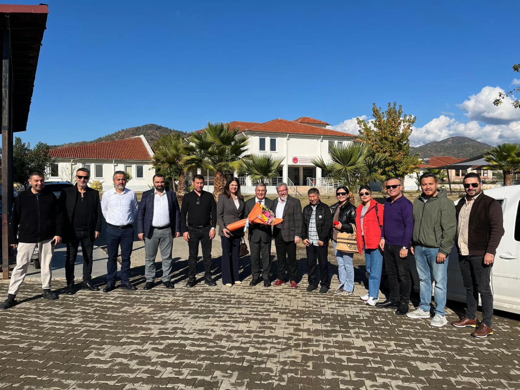 Fethiye'de Başkan Sarıhan, Dünya Engelliler Günü'nde Bakım Rehabilitasyon Merkezi'ni Ziyaret Etti