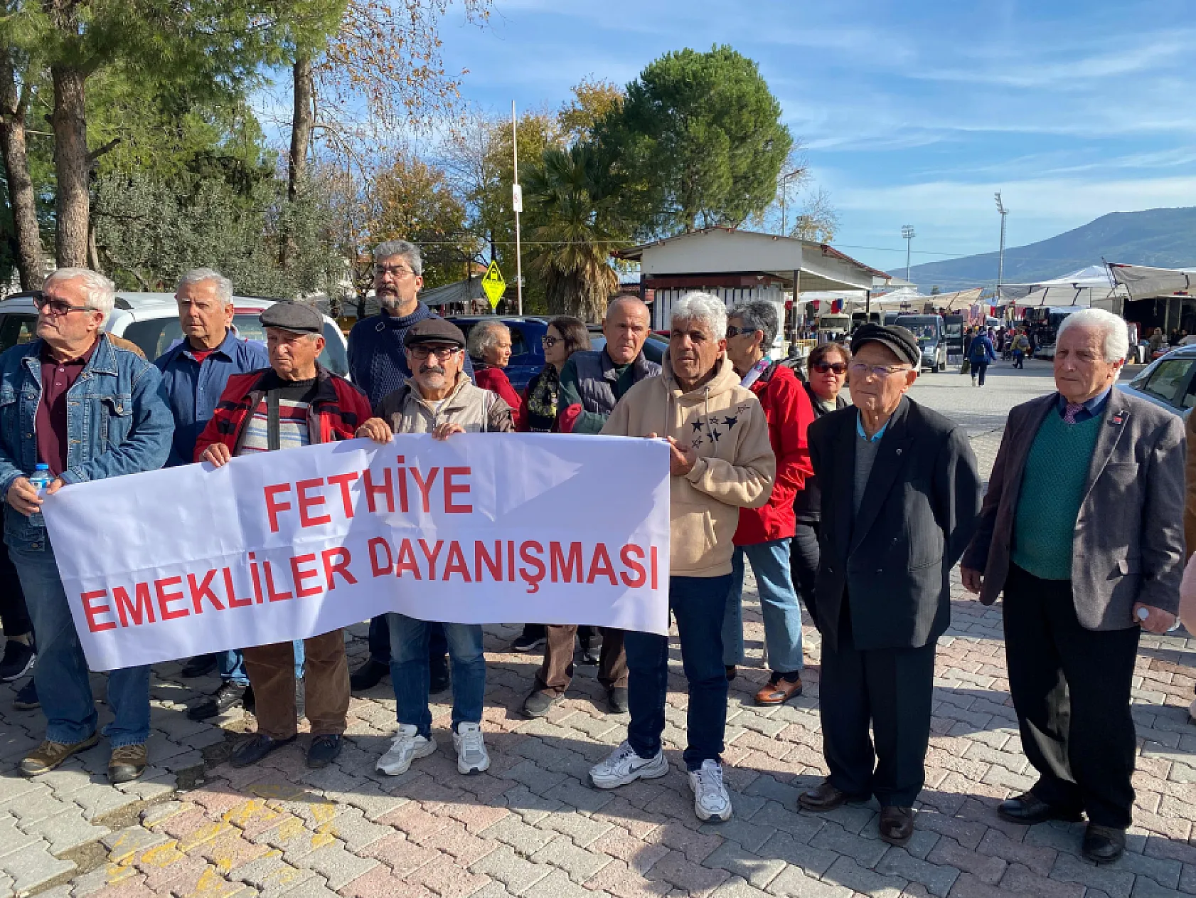 Fethiye'de Aile Hekimleri 5 Günlük Eyleme Başladı 'Yönetmelikler Bizi Yok Ediyor'