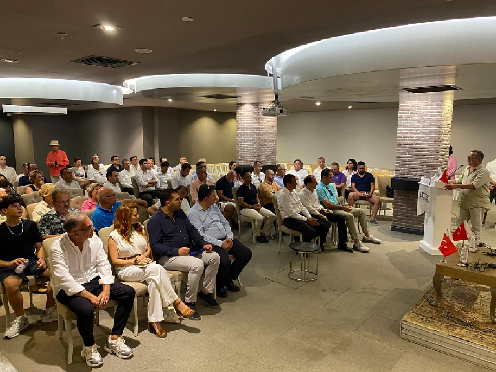 Fethiye'de LİİDER 'in ekonomi sohbetleri programına Murat Sağlam konuk oldu