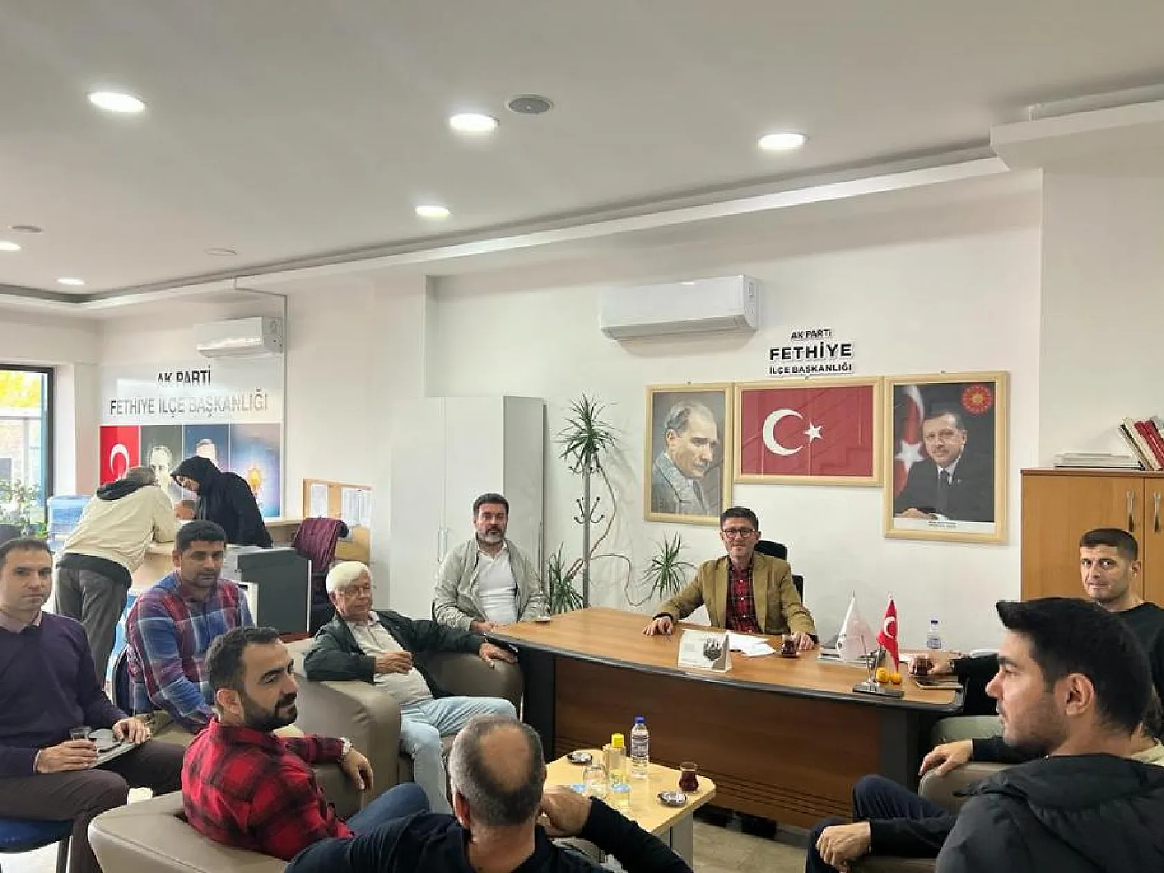 Aday Adayı Kökten'e Ziyaretçi Akını