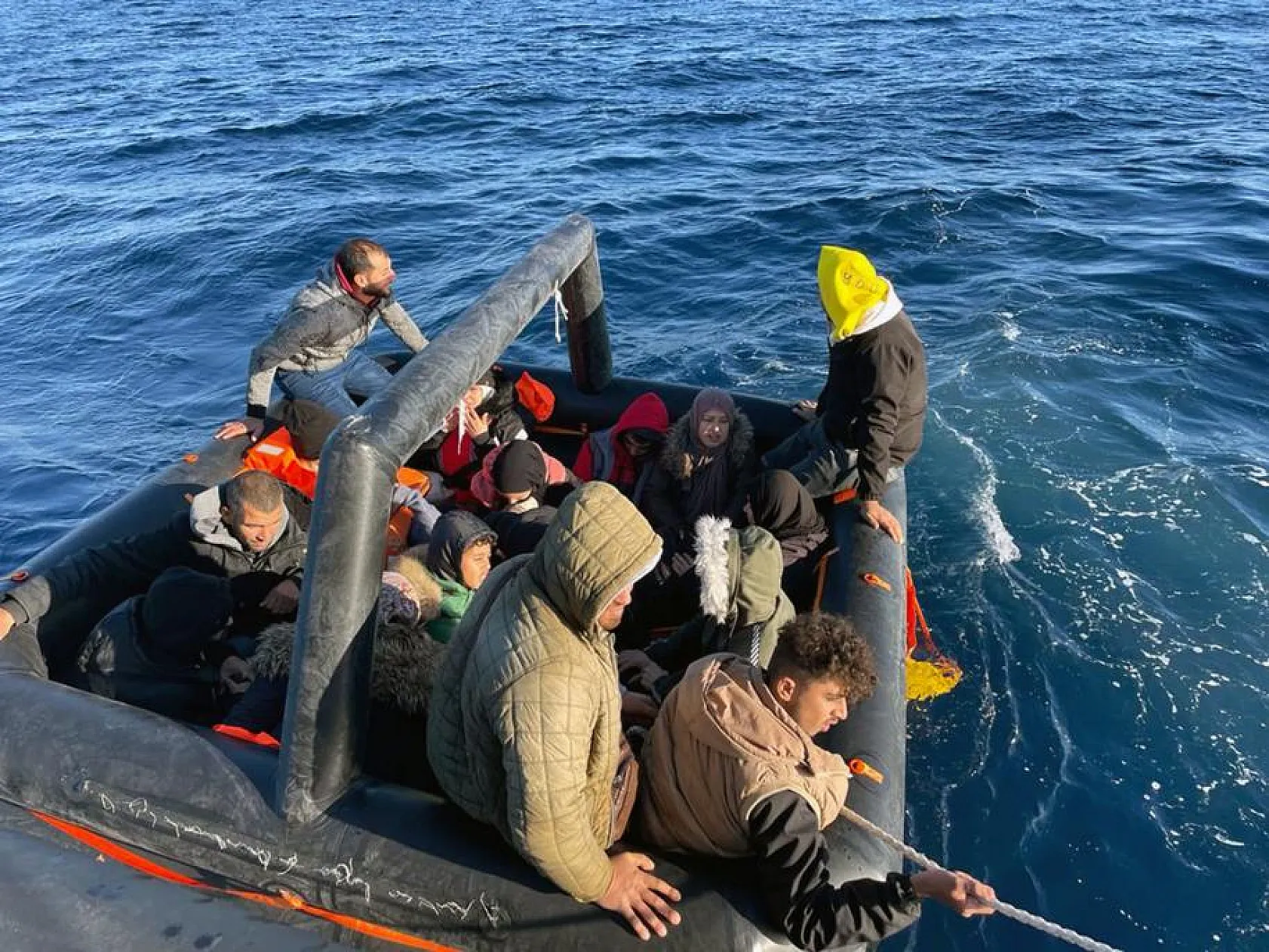 Düzensiz göçmenler kurtarıldı