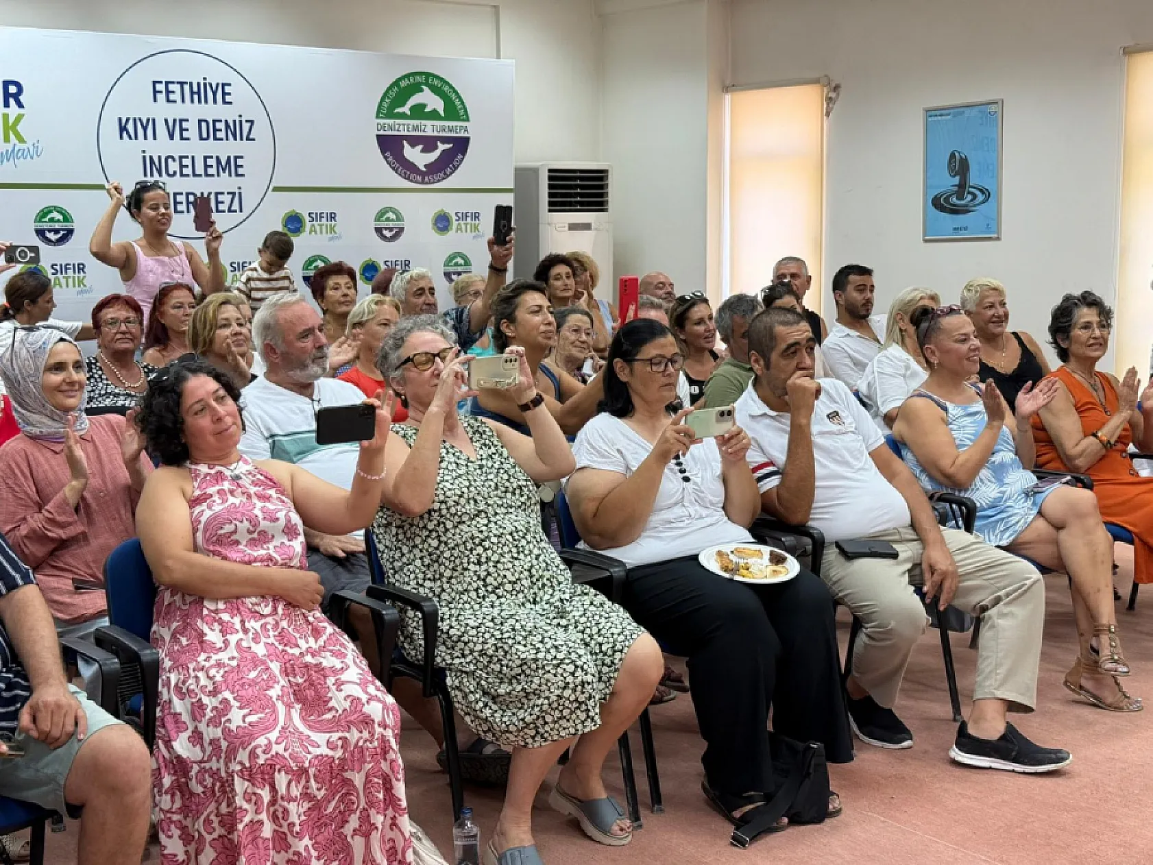 Fethiye Kardelen Sanat Derneği Yaz Akademisi Miniklerin Gösterisiyle Tamamlandı