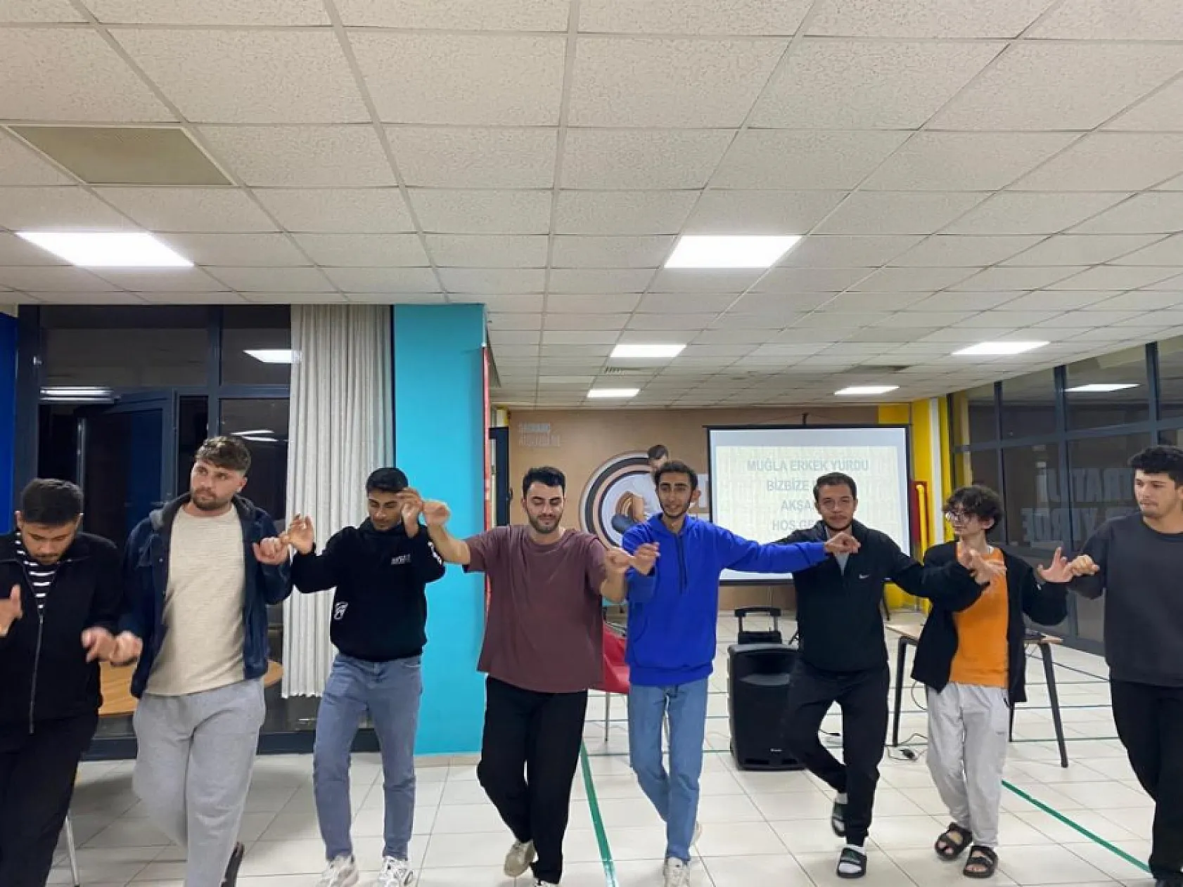 Muğla erkek öğrenci yurdunda 'Biz Bize Moral Gecesi' ile akademik stres atıldı