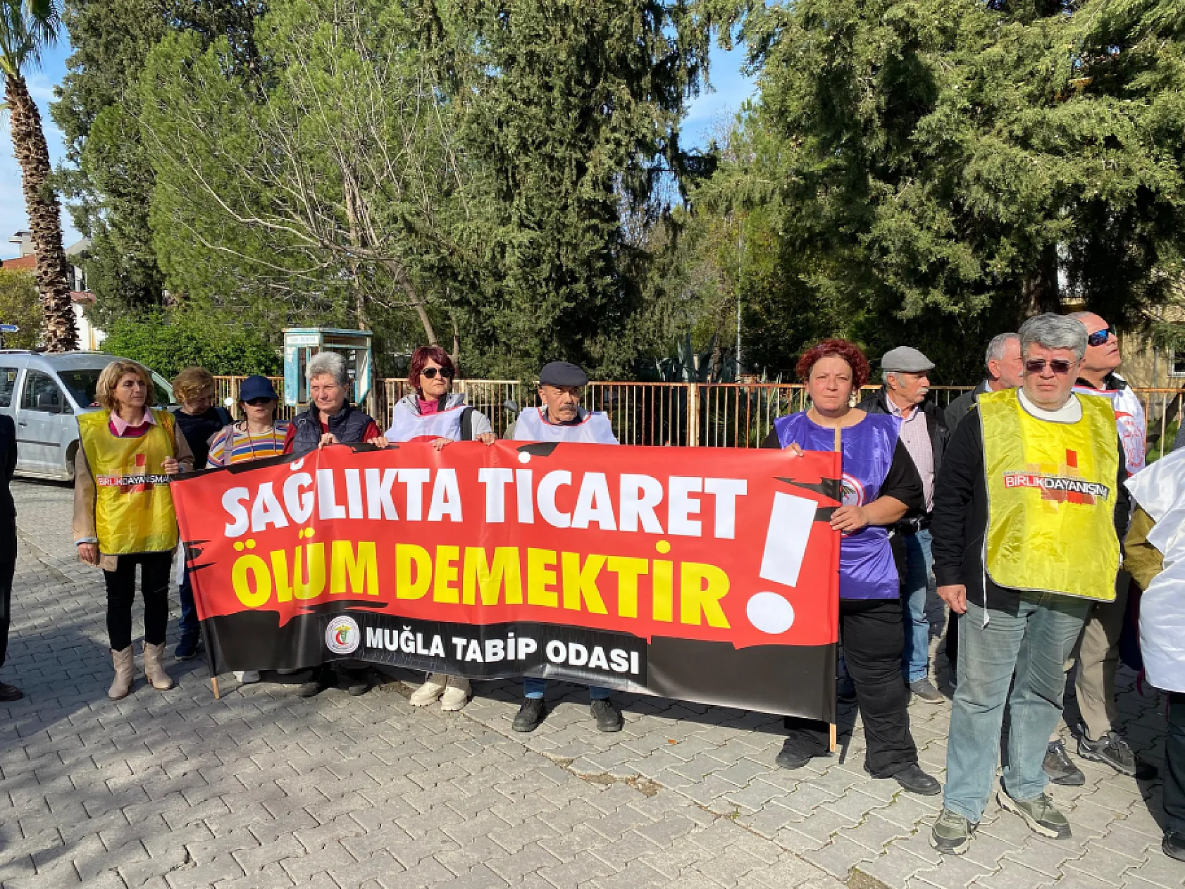Fethiye'de Aile Hekimleri 5 Günlük Eyleme Başladı 'Yönetmelikler Bizi Yok Ediyor'
