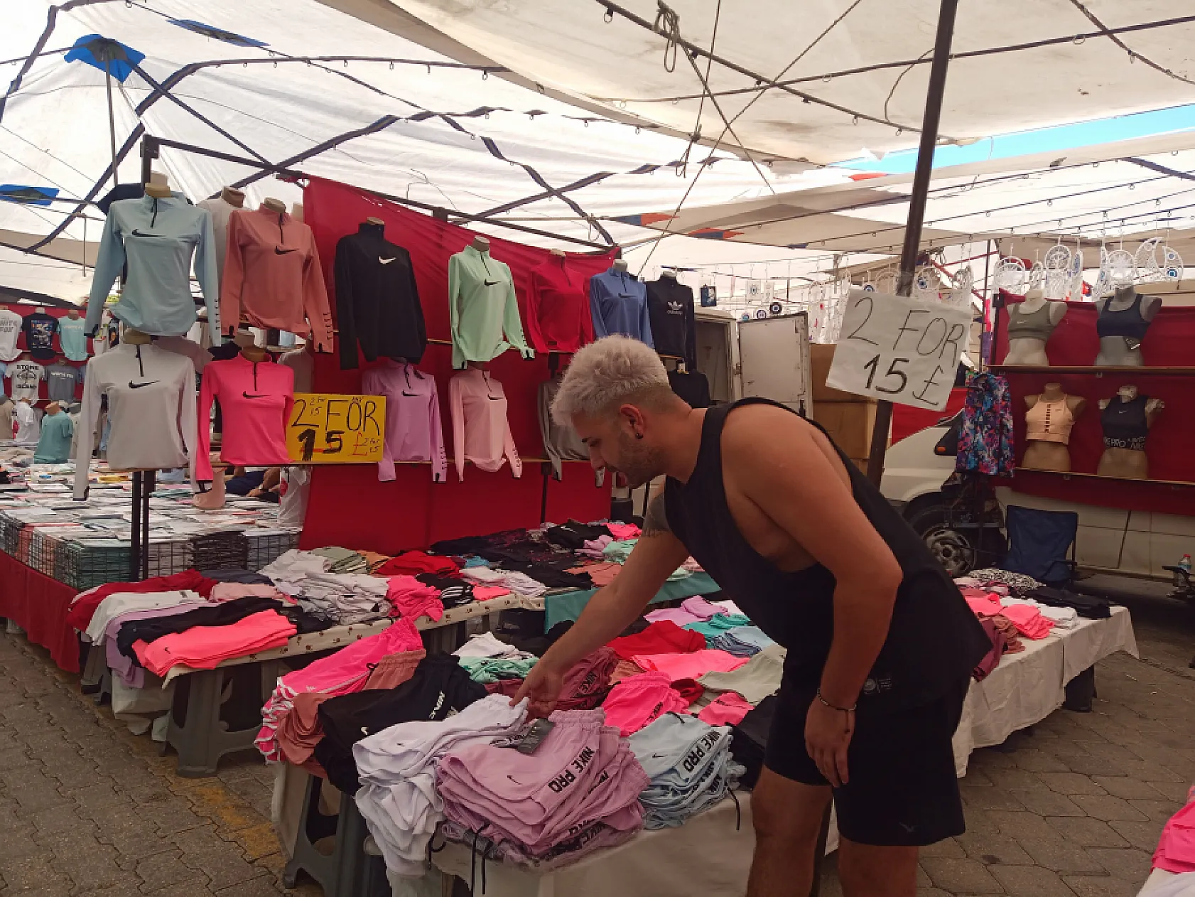 Fethiye Salı Pazarı'nda Şaşkınlık Yaratan Fiyat Etiketleri, Yabancı Para Birimleri Kullanılıyor!