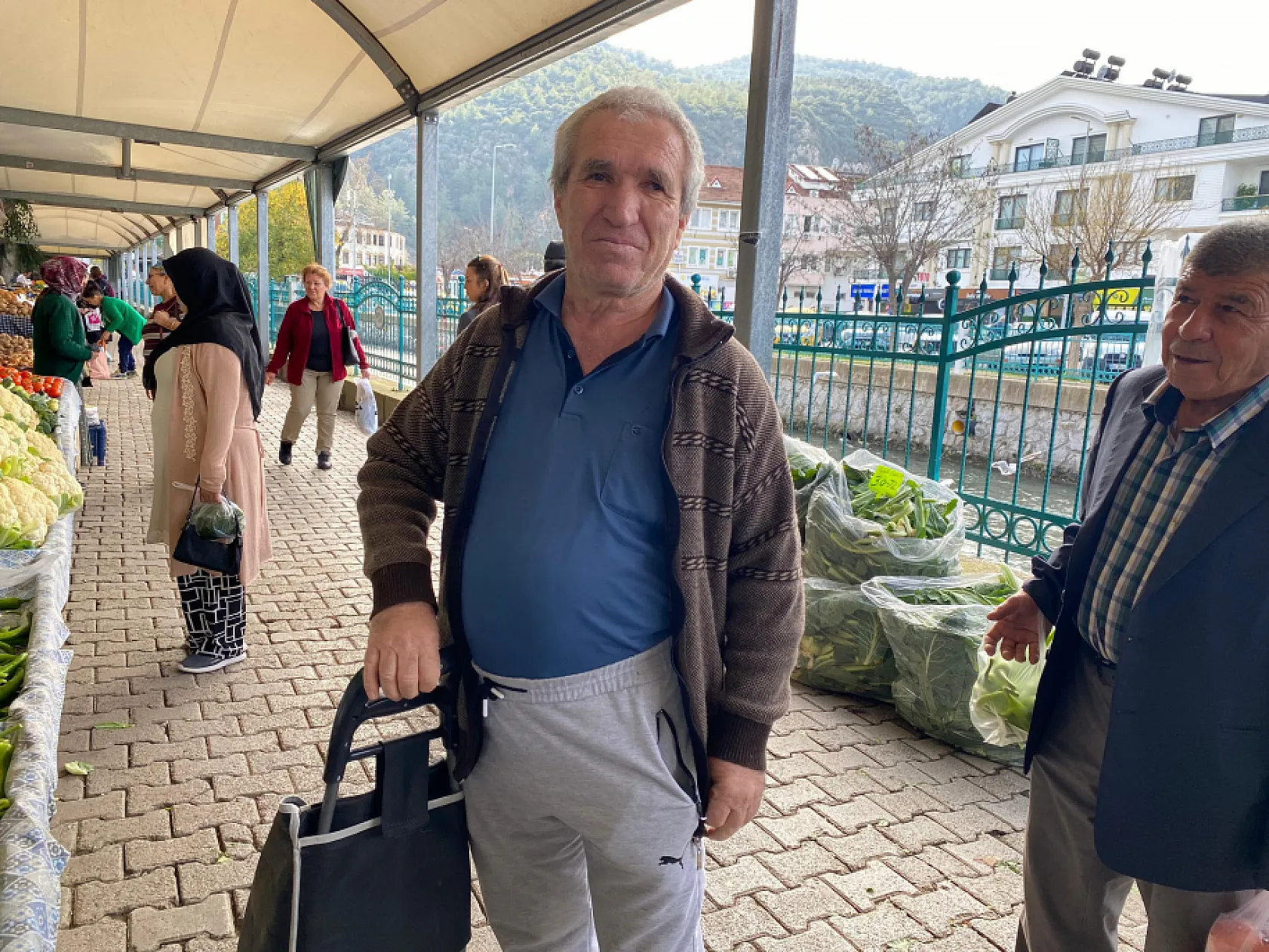 Fethiye Salı Pazarı'nda Vatandaş Özcan, 'Pazar Çok Pahalı, Ürün Fiyatları Neden Yükseldi?'