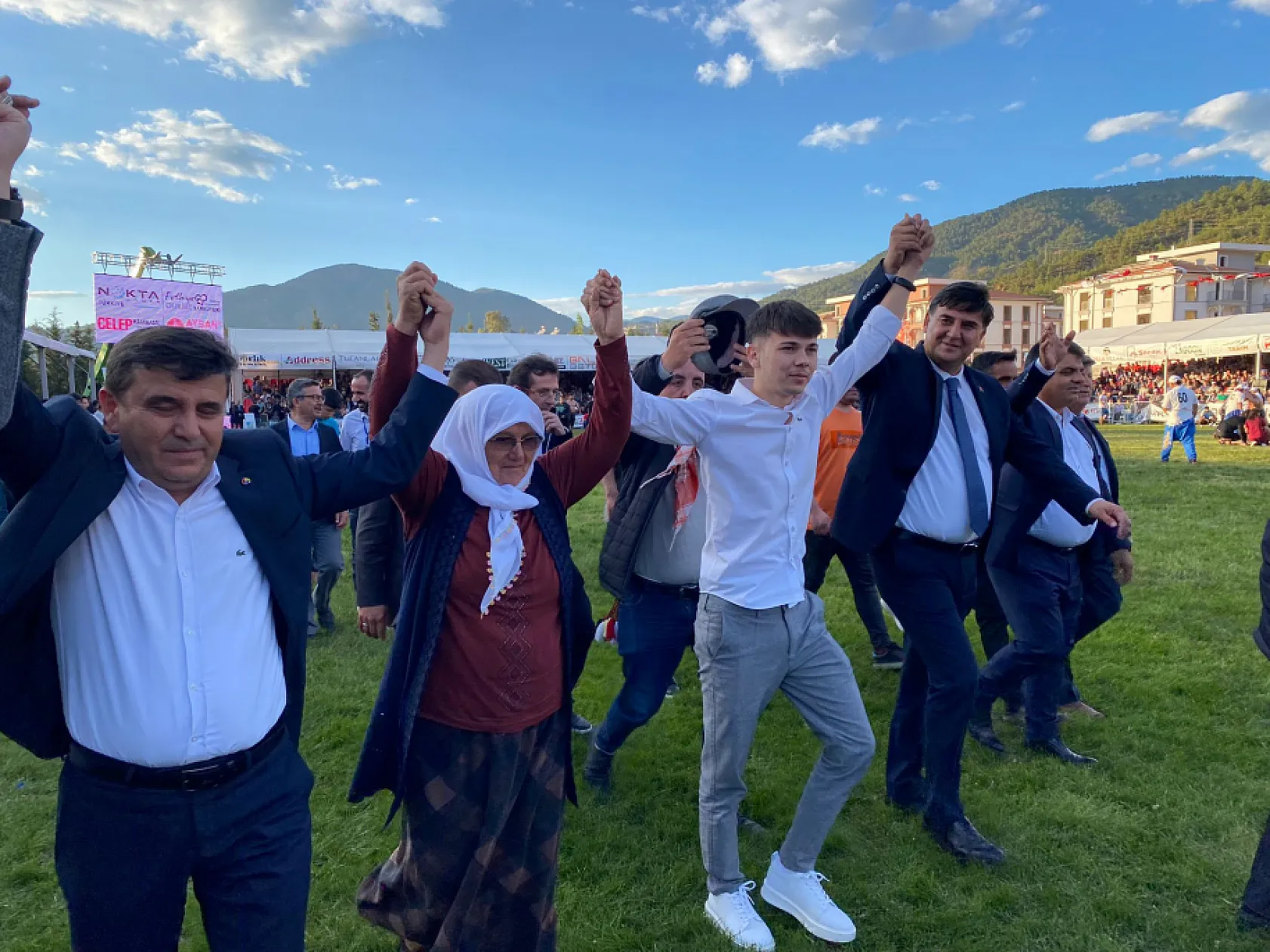 Karaçulha Mustafa Kiremitli 2.Yağlı Güreşleri'nde Türkiye'nin En Genç Güreş Ağası Oldu 