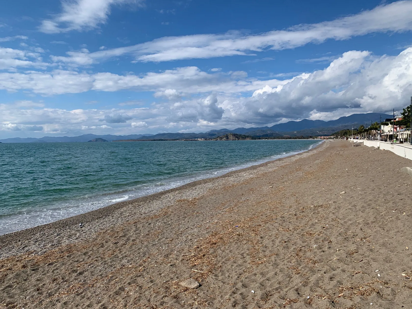 Fethiye Çalış Plajı'nda yağmur sonrası huzurlu sahil