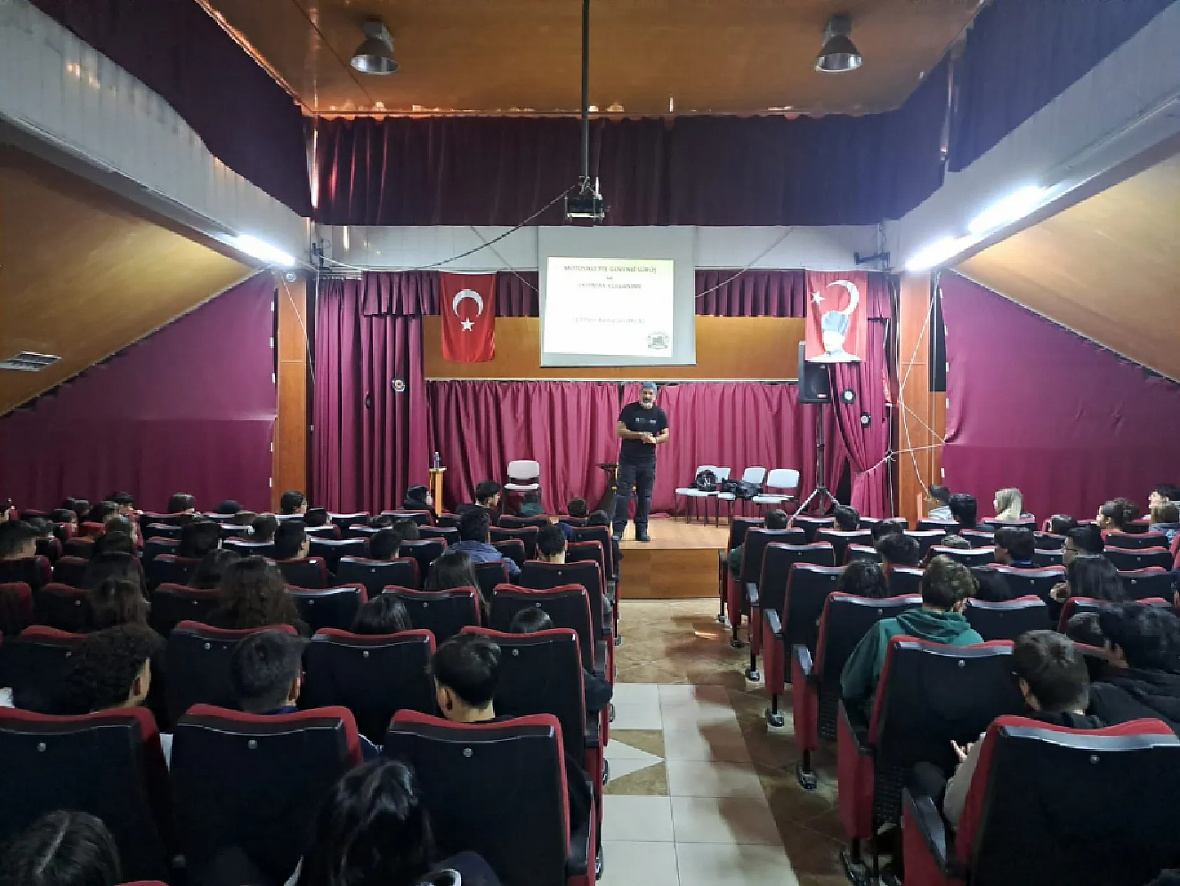 Fethiye'de 'Gençlik 360 Eğitim Programı' ile 2 Bin 500 öğrenciye eğitim