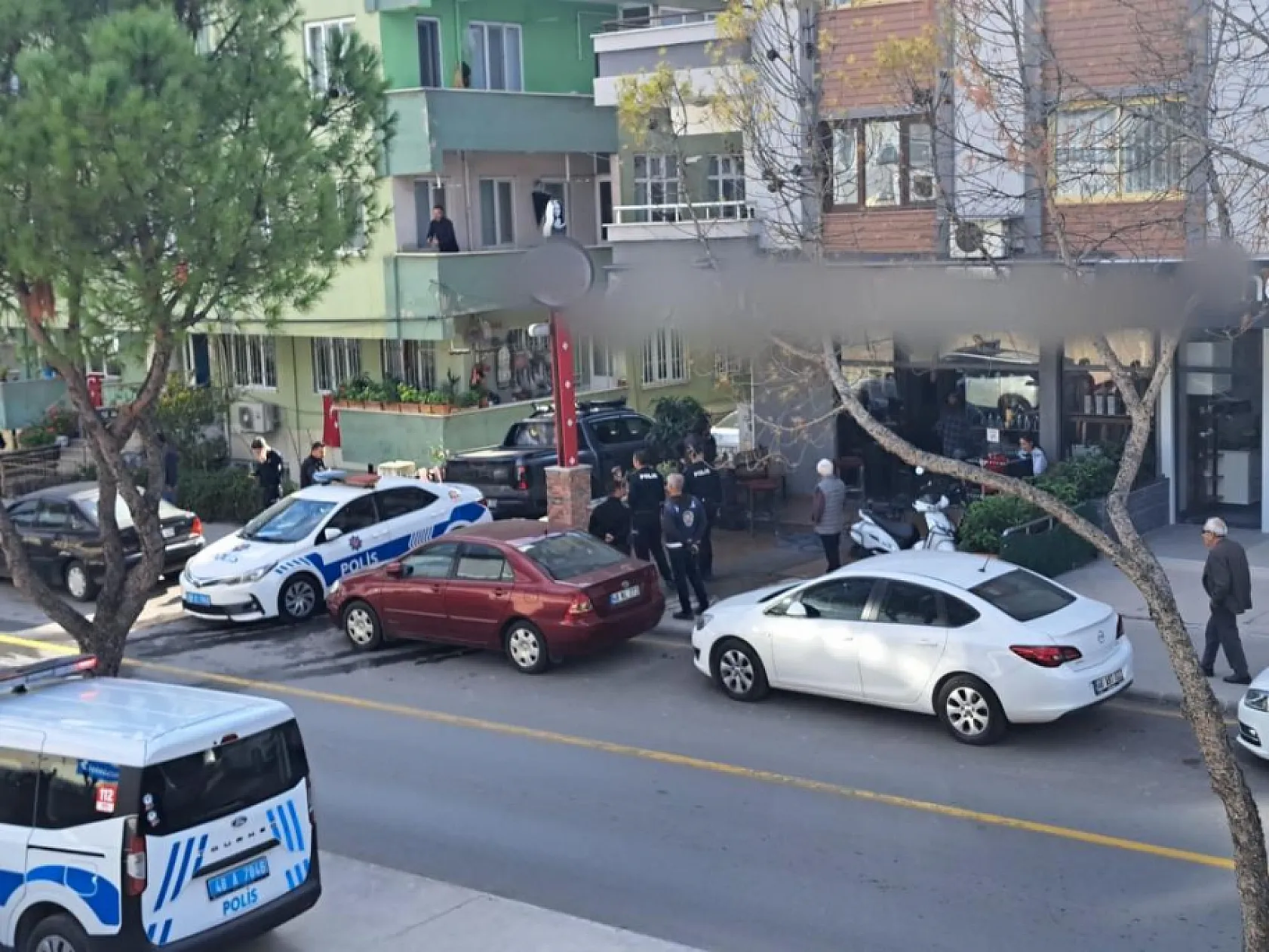 Menteşe'de alacak verecek kavgası kanlı bitti: 1'i ağır 2 yaralı