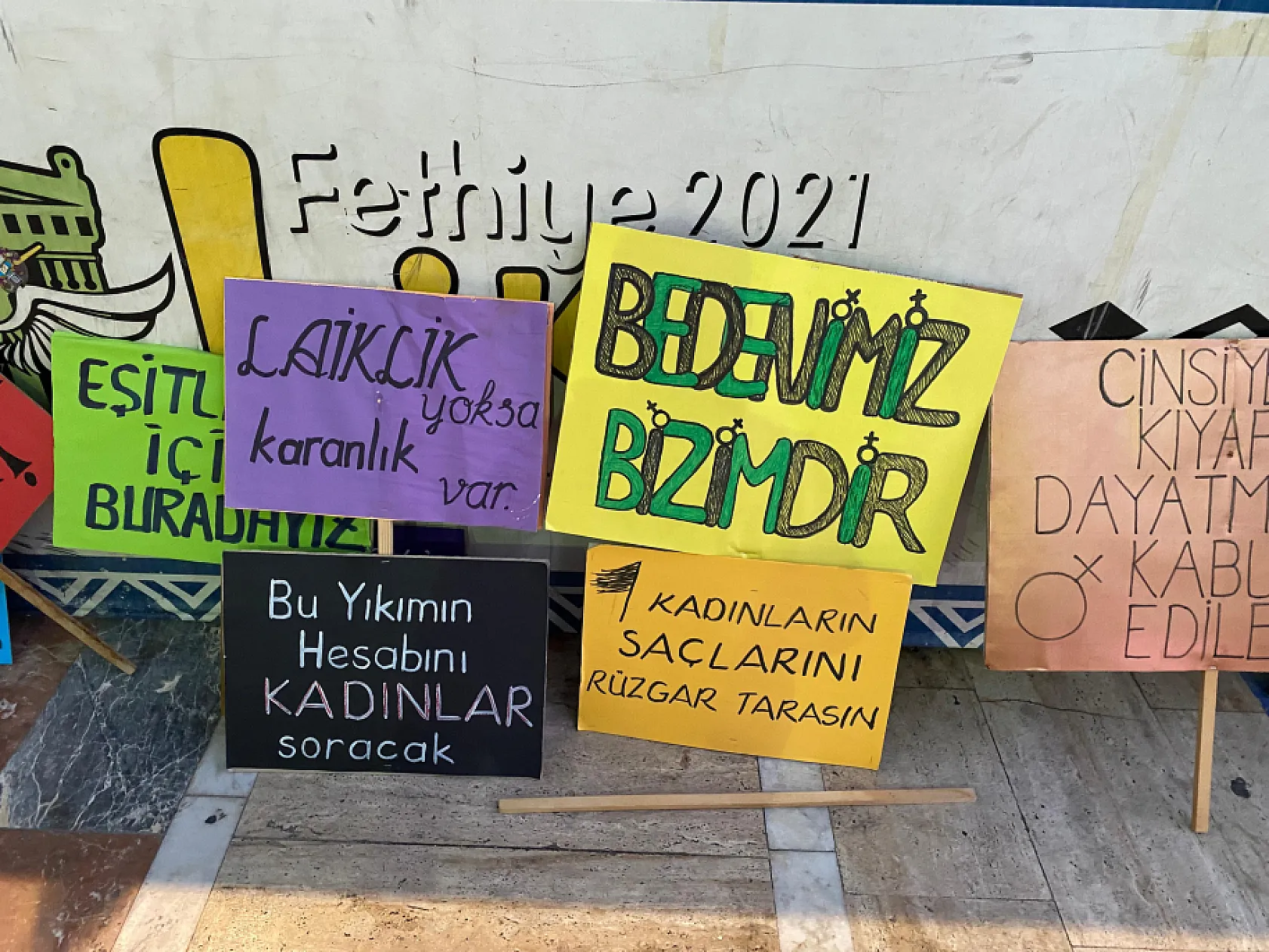 Fethiye'de Kadınlar, 'Şiddet, İstismar Tehdidi Altında Yaşamayı REDDEDİYORUZ'
