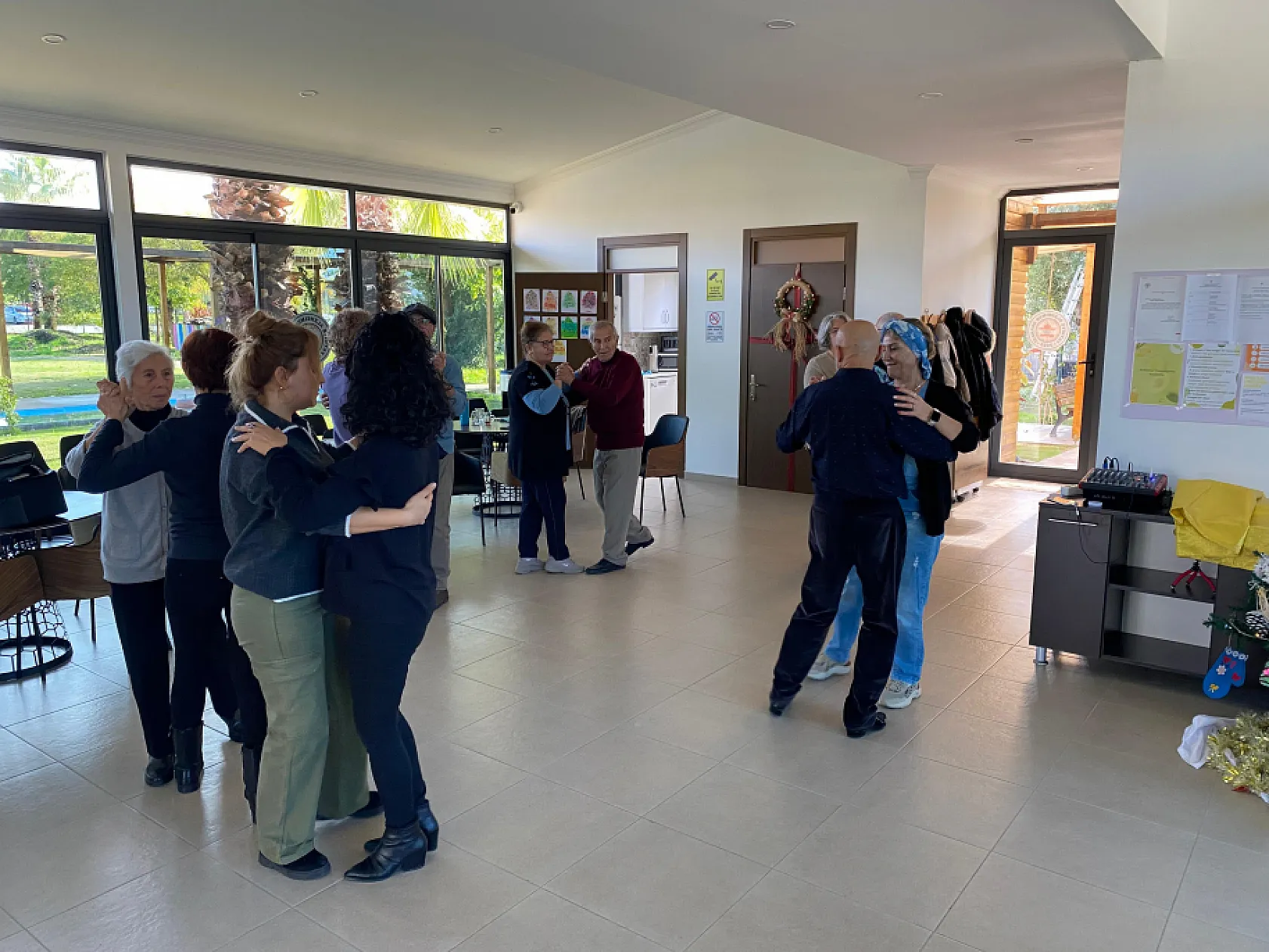 Fethiye Alzheimer Gündüz Yaşam Merkezi'nde Dansla Terapi Etkinliği