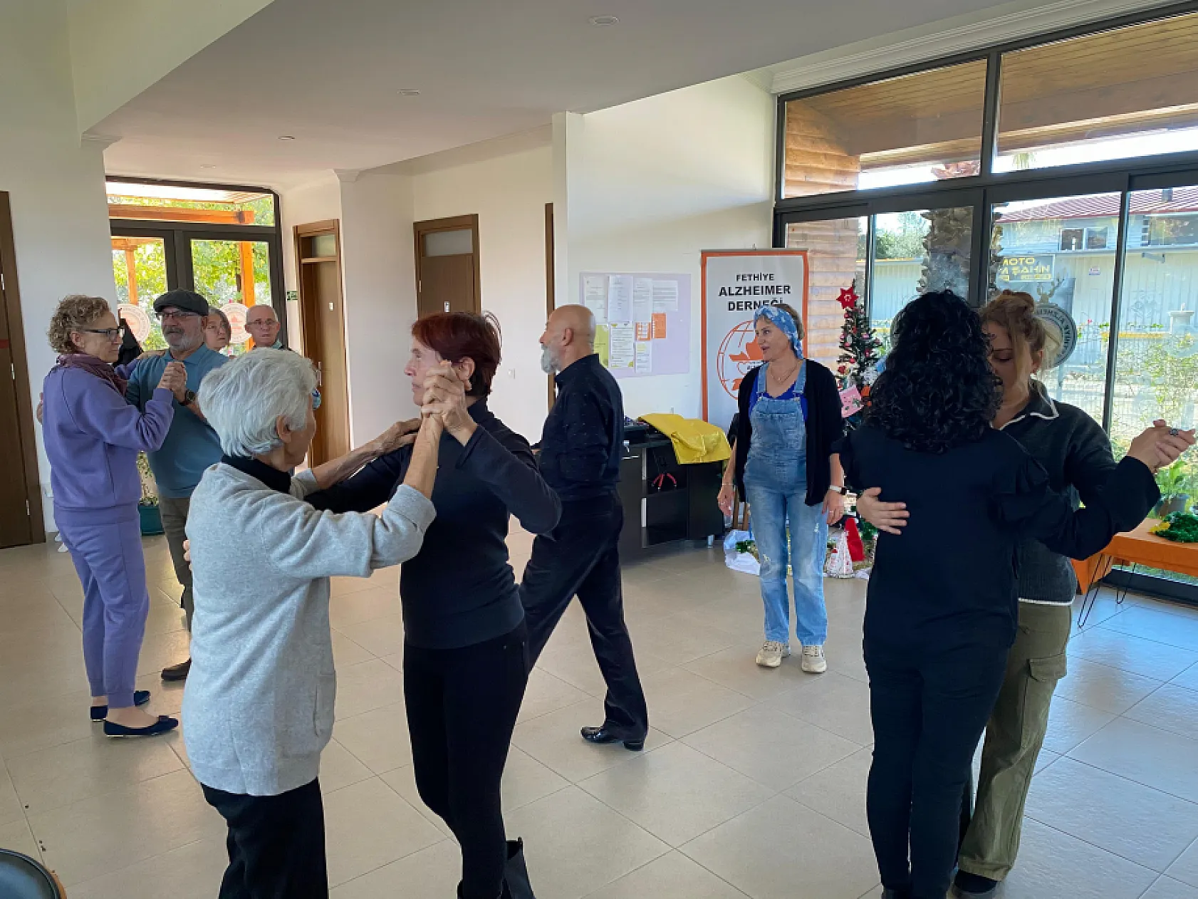 Fethiye Alzheimer Gündüz Yaşam Merkezi'nde Dansla Terapi Etkinliği