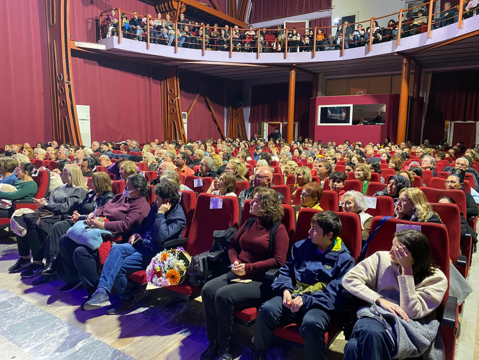 Fethiye'de 'Rengarenk Şarkılar' Konseri Büyük Beğeni Topladı