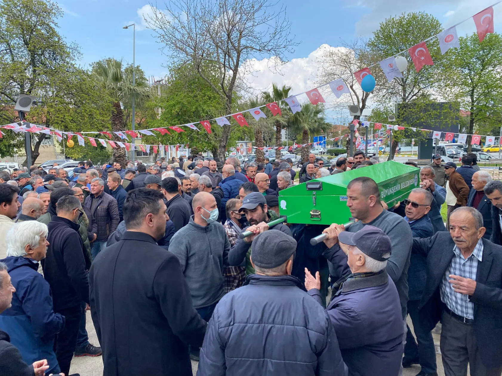 Fethiye 'Dayı' sını Kaybetti, Cenaze Törenine Yoğun Katılım Oldu