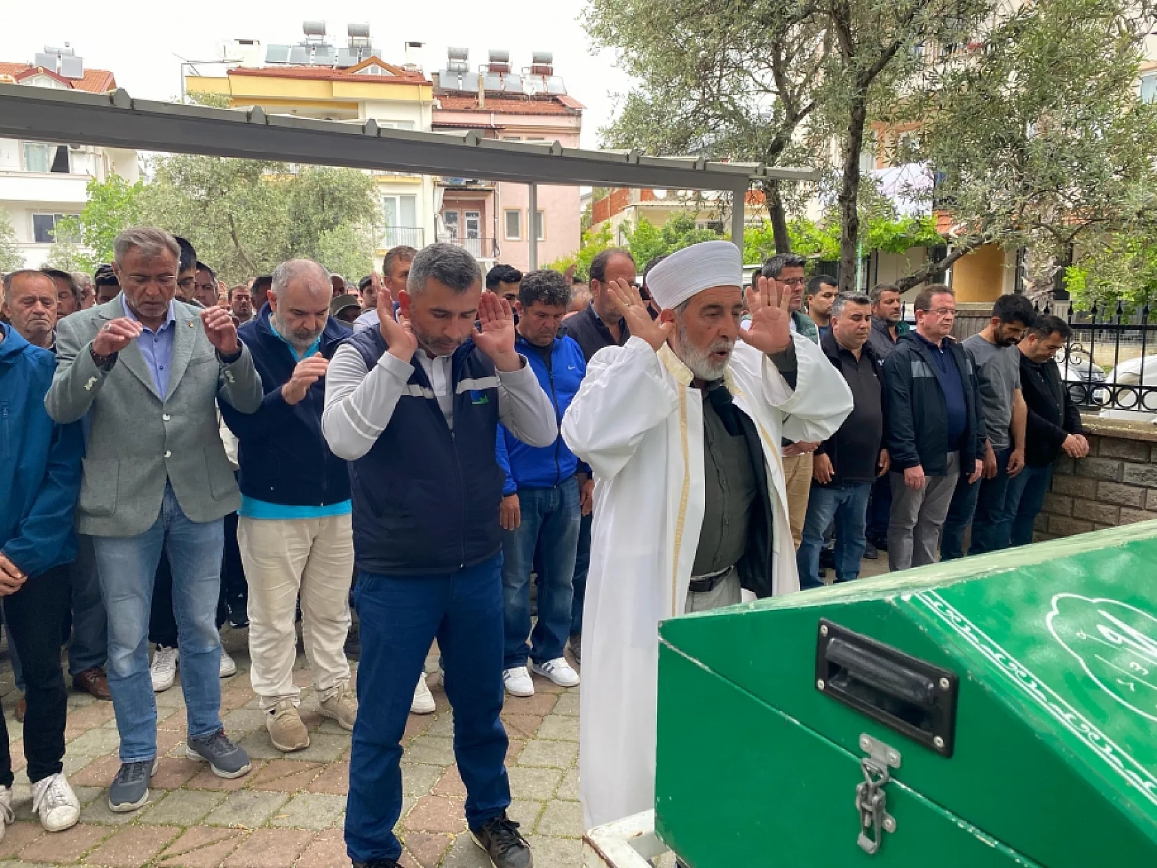 Fethiye'de acı kayıp: Kazım Koçyiğit son yolculuğuna uğurlandı