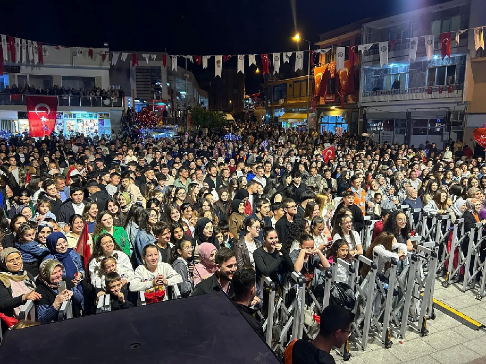 19 Mayıs Coşkusu Büyükşehir Konserleri ile yaşandı