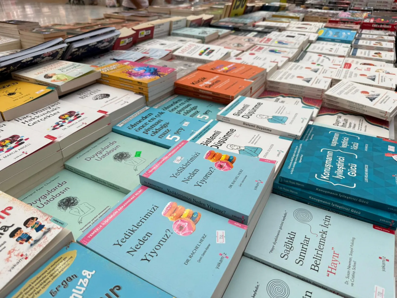 Fethiye'de 3. Kitap Fuarı ilgi görüyor