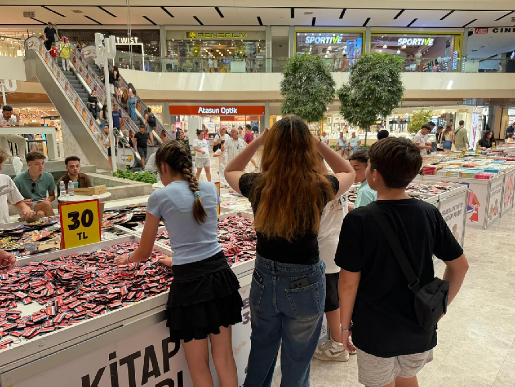 Fethiye'de 3. Kitap Fuarı ilgi görüyor