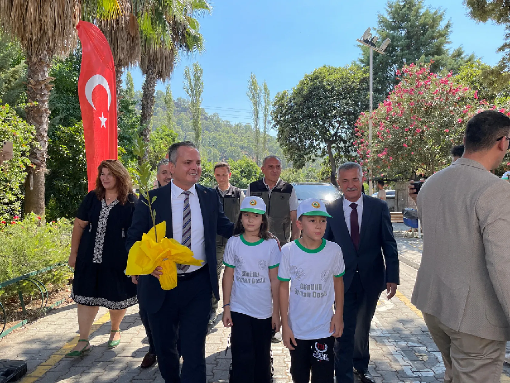 Fethiye'de Öğrencilerle Fidan Dikimi Etkinliği Düzenlendi