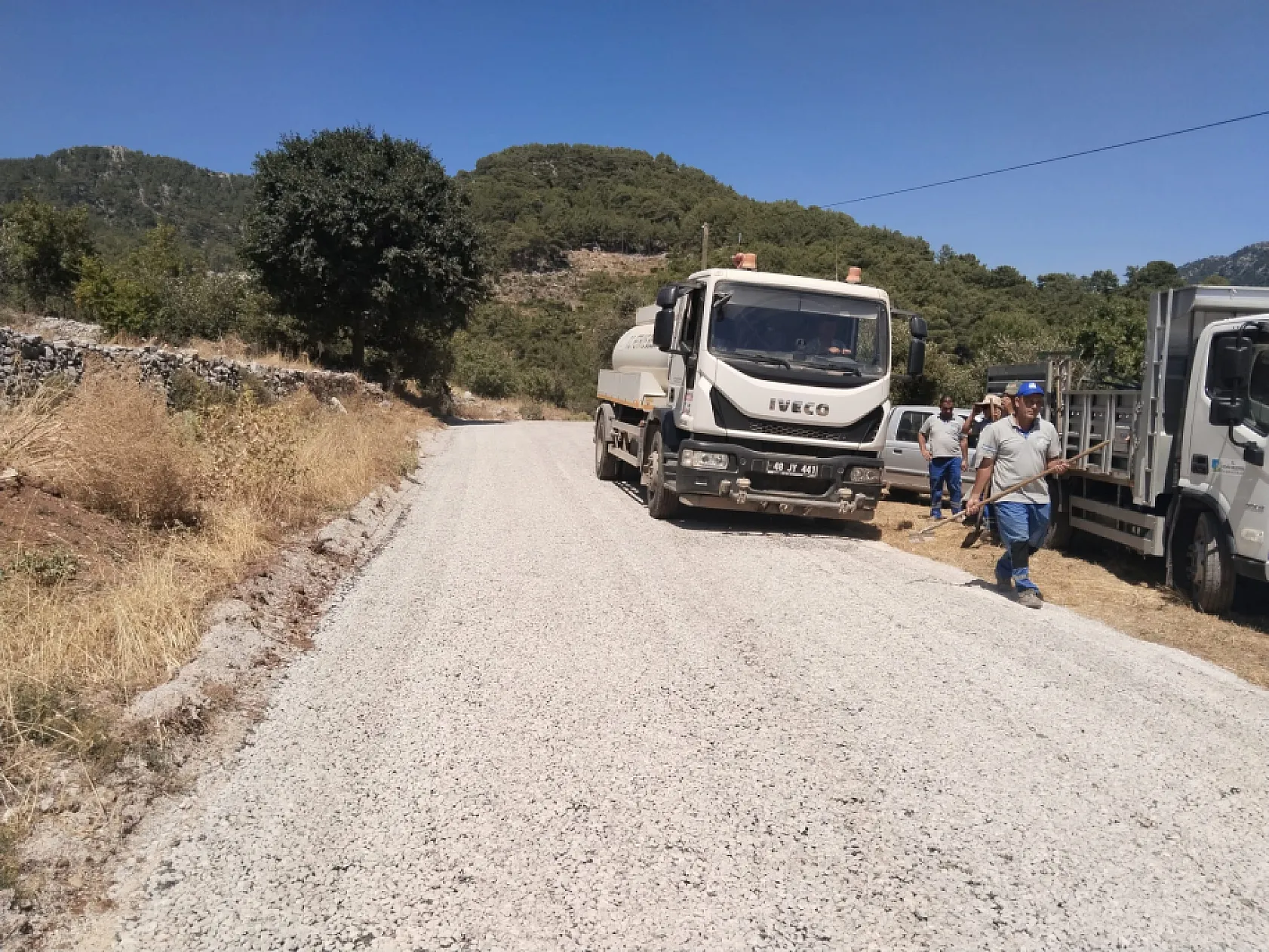 Fethiye Belediyesi yol çalışmalarını sürdürüyor