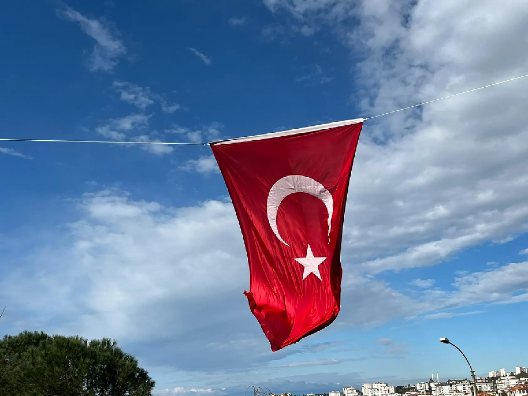 Şehit pilotun İzmir'deki evinde yas