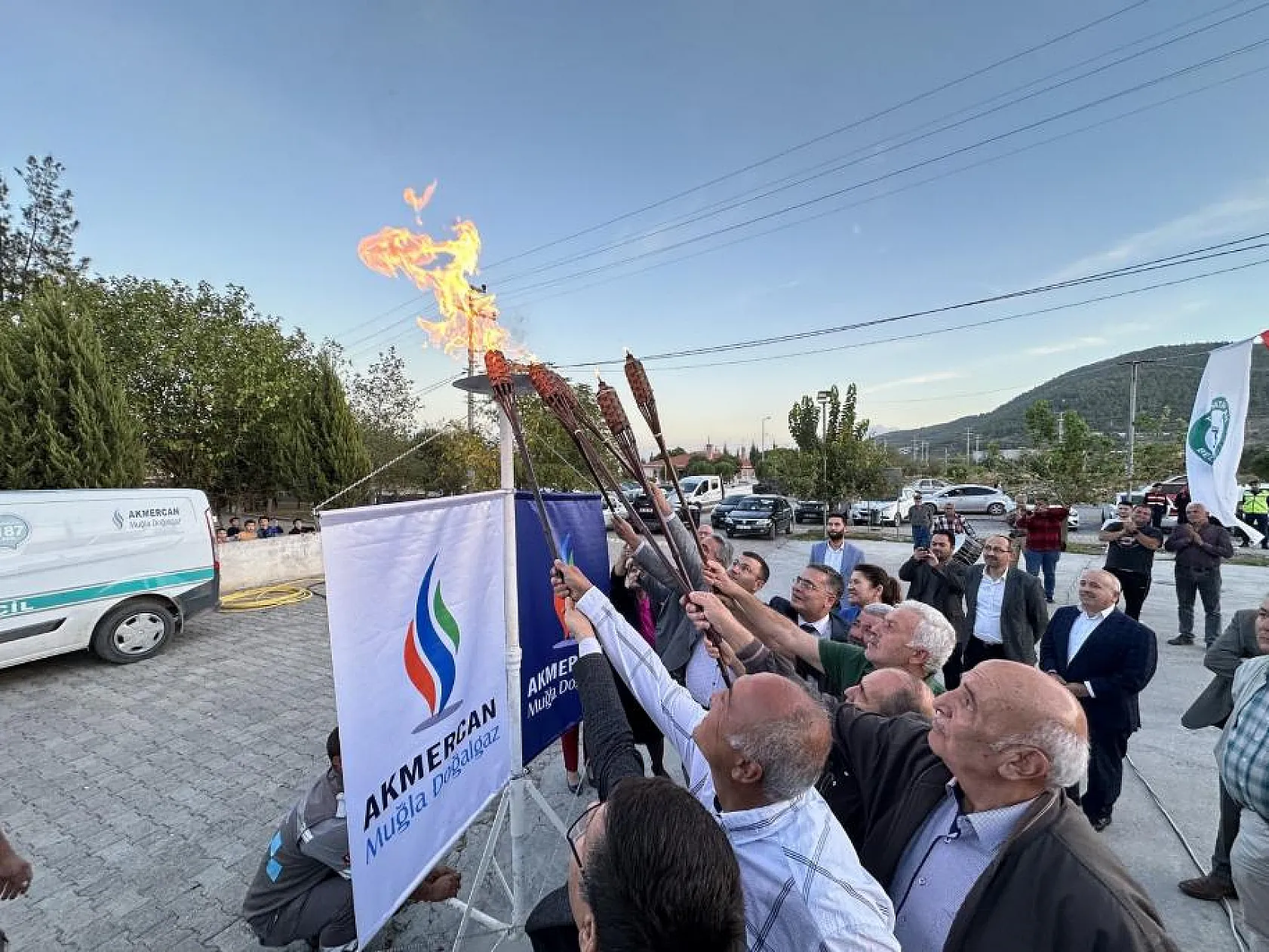 İki kırsal mahalle daha doğalgazla buluştu