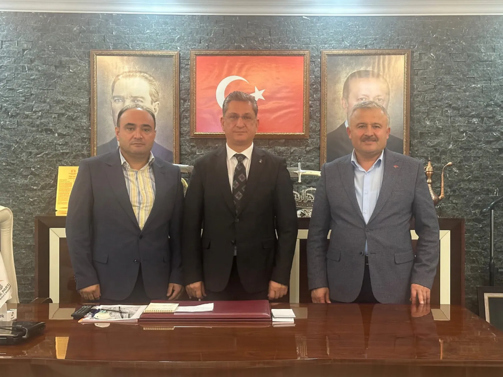Başkan Akdenizli' den İl Başkanı Laçin'e 'Hayırlı Olsun' Ziyareti