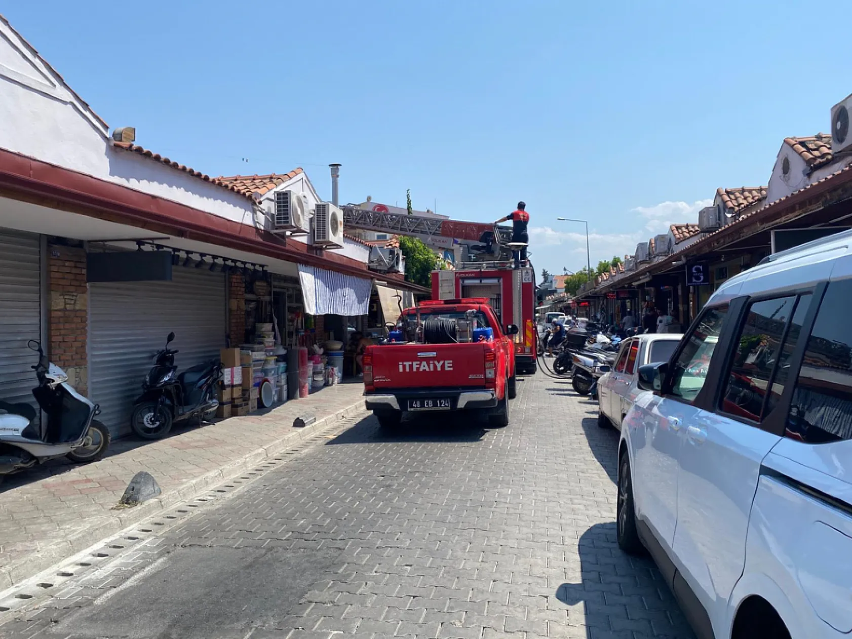 Fethiye Balık Pazarı'nda baca yangını
