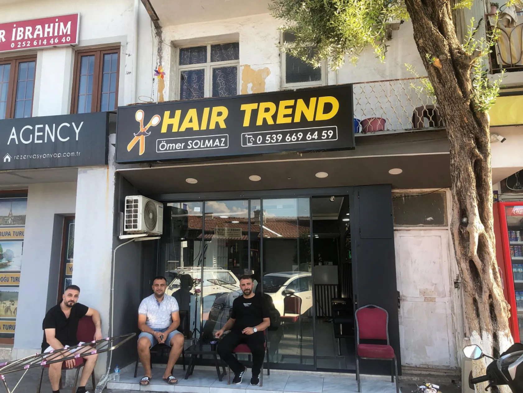 Fethiye'de Pazar günü berber ve kuaförler okul mesaisi yaptı