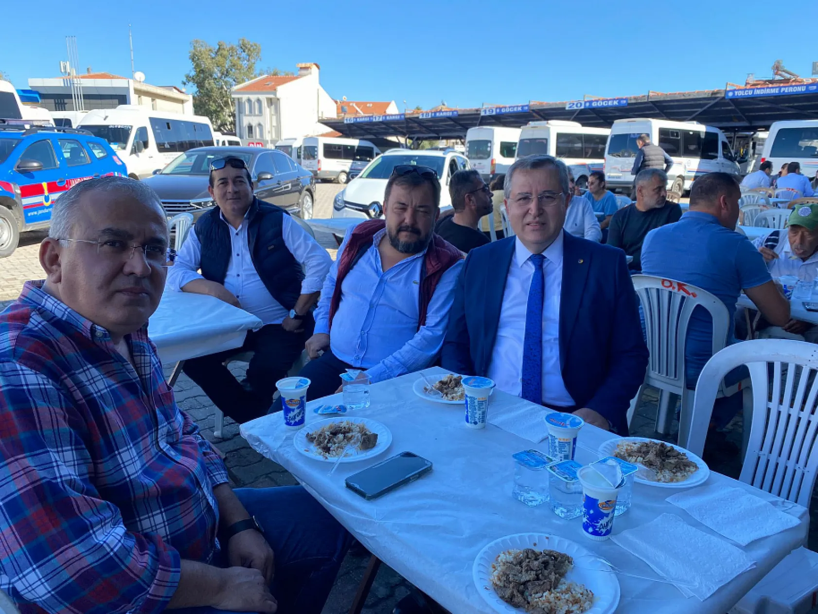 Minibüsçüler geleneksel yemek ikramı etkinliği